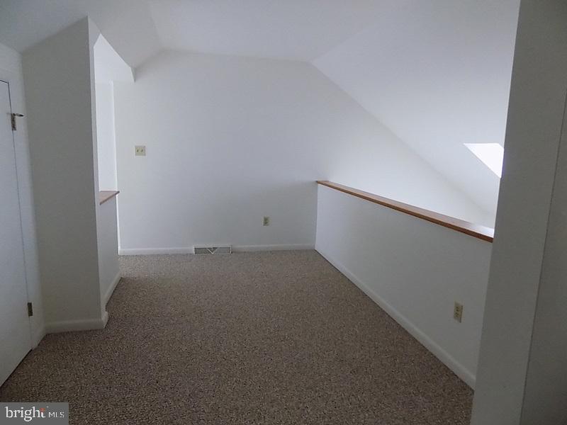 WOODLAND HILLS - Residential