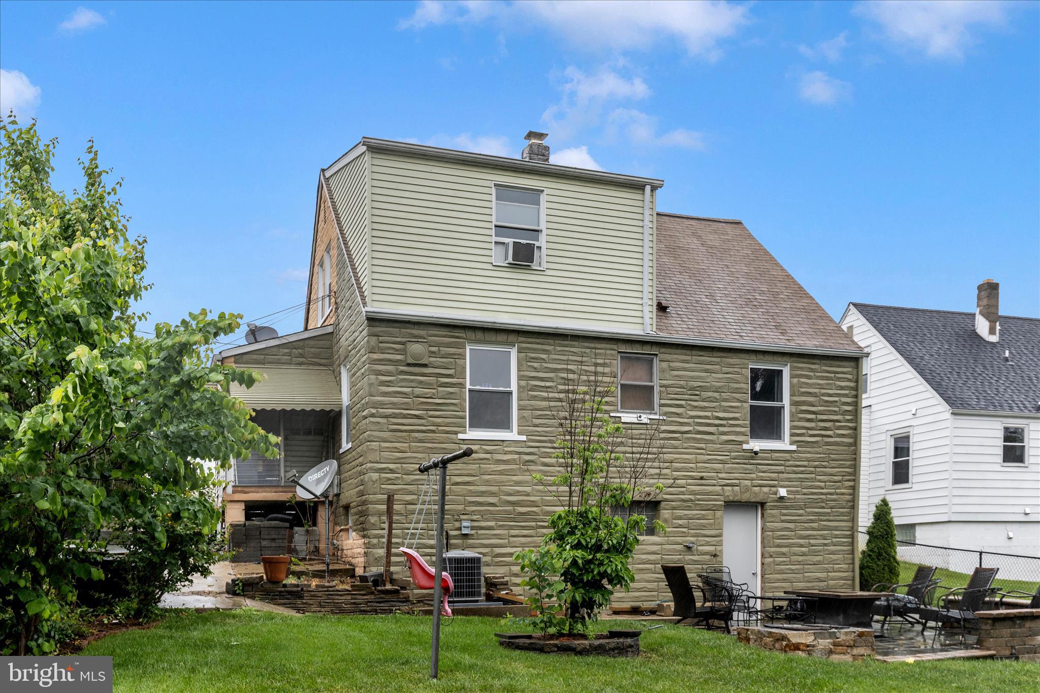 COLONIAL HOUSING - Residential