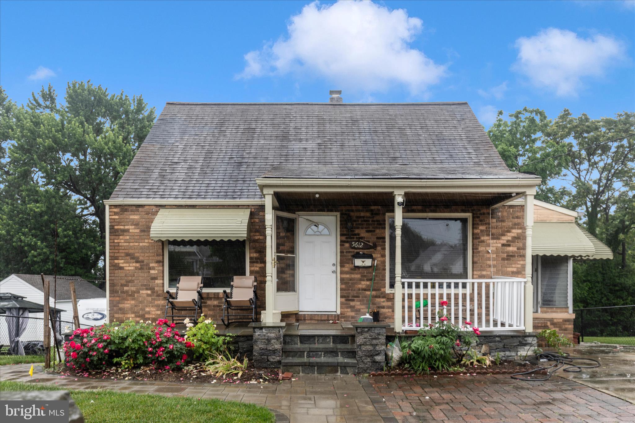 COLONIAL HOUSING - Residential