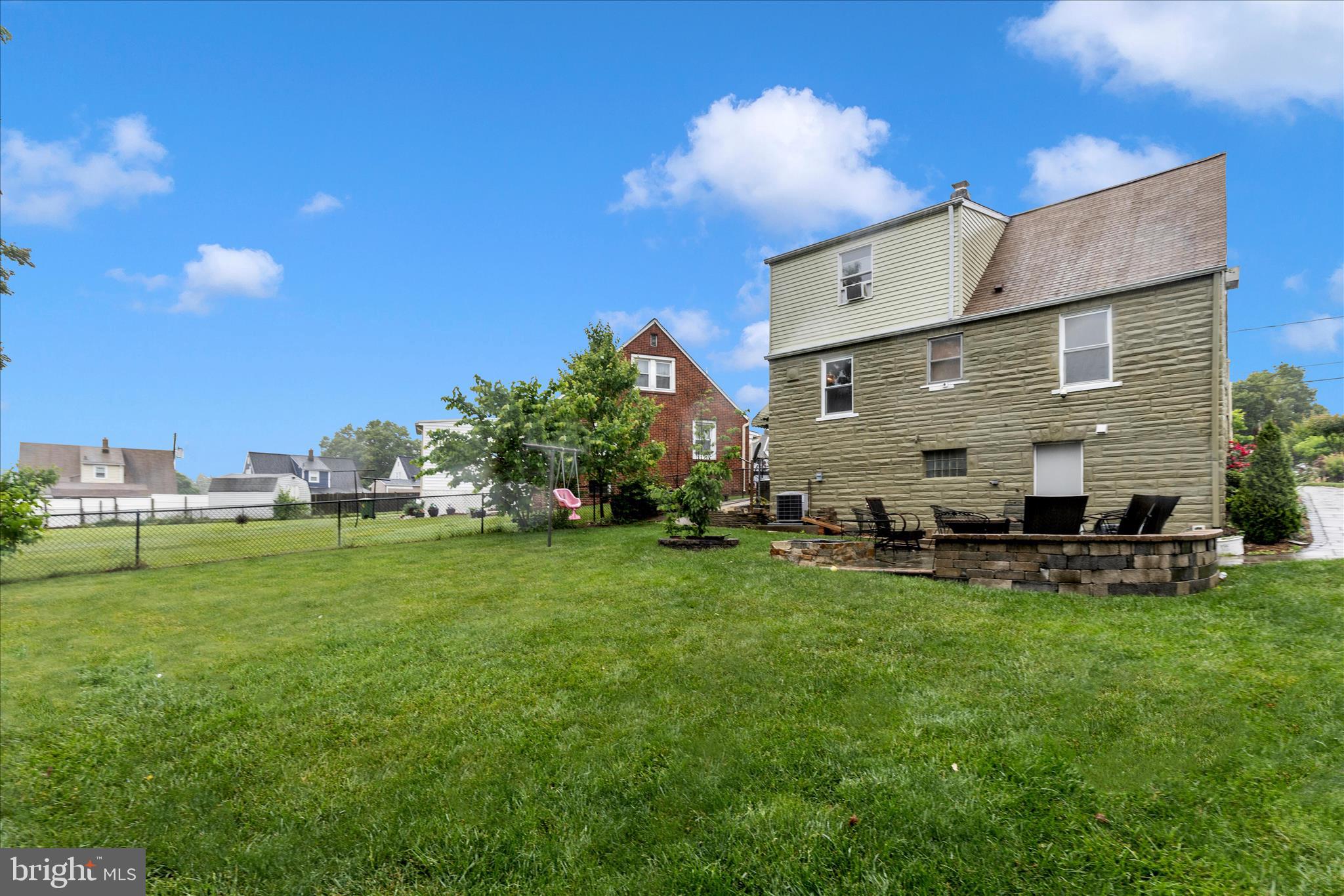 COLONIAL HOUSING - Residential