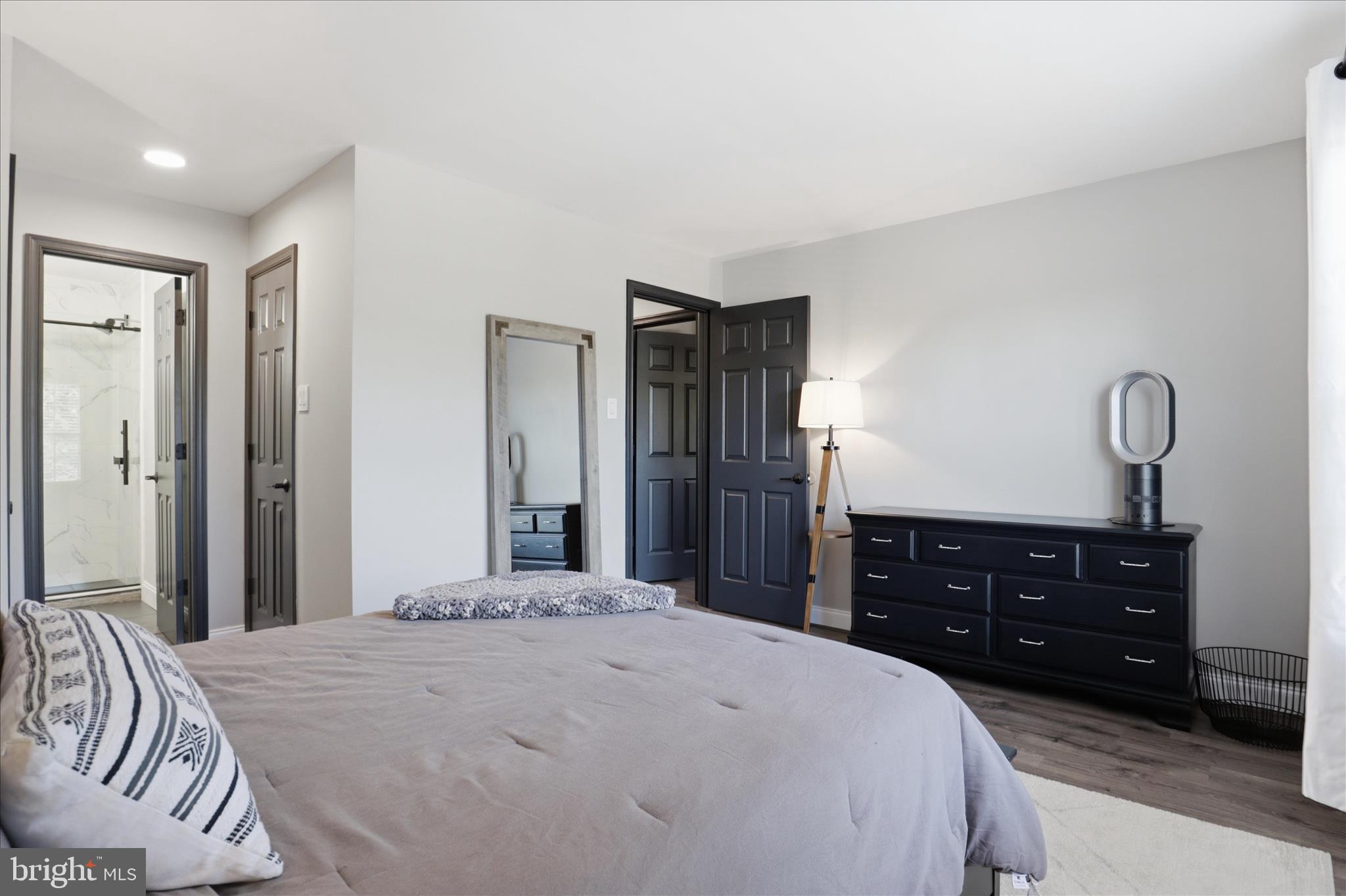 FOX CHASE/EXETER - Residential