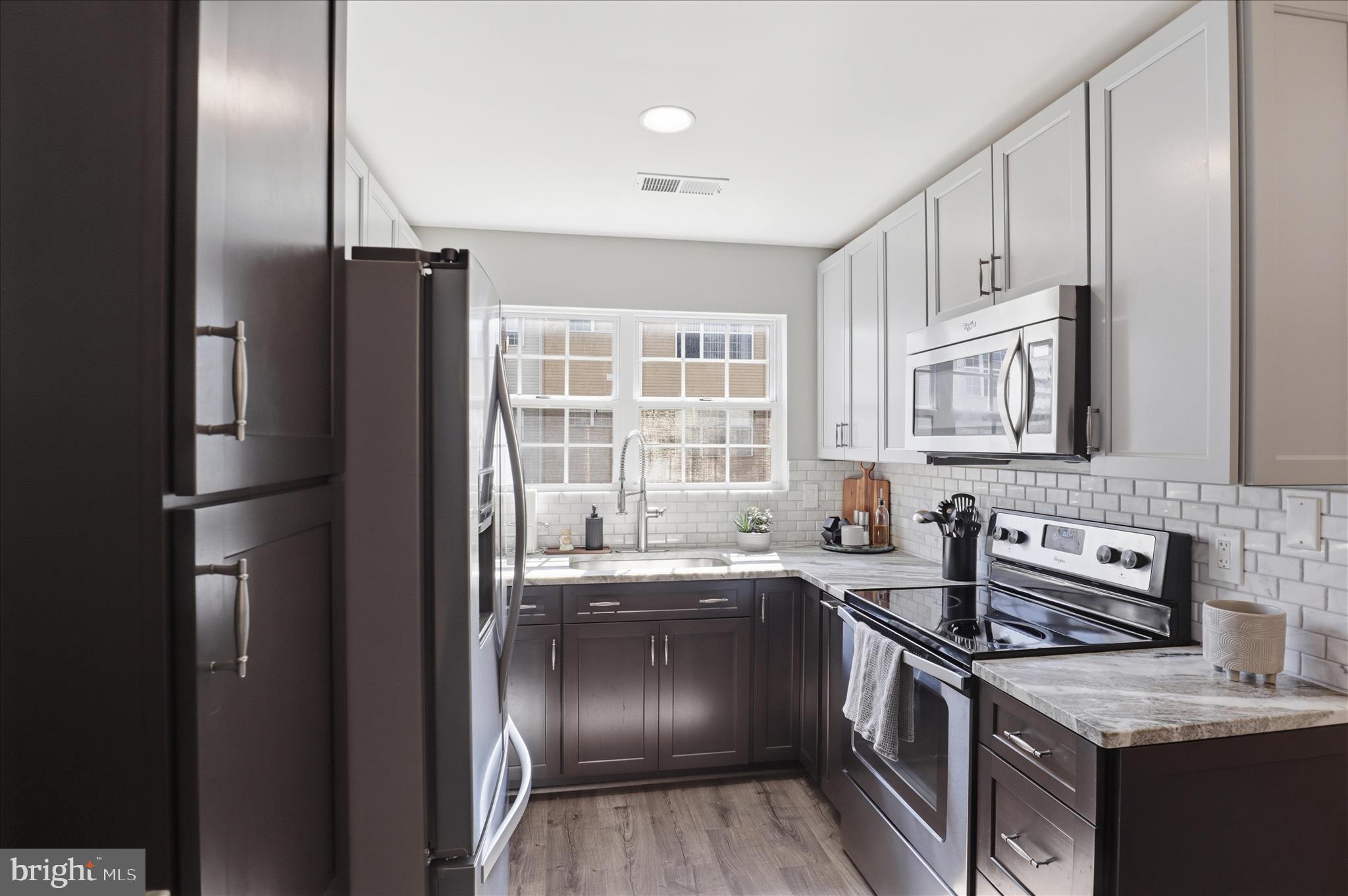 FOX CHASE/EXETER - Residential
