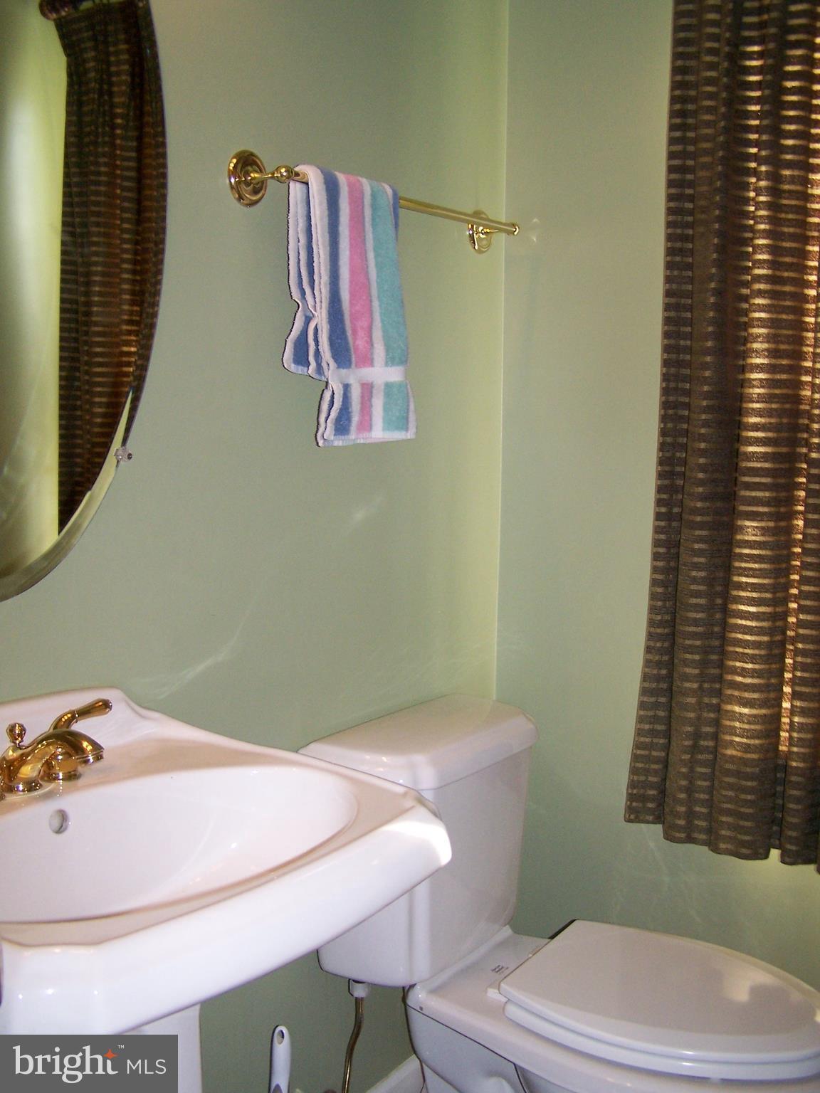 KINGSVIEW VILLAGE - Residential Lease