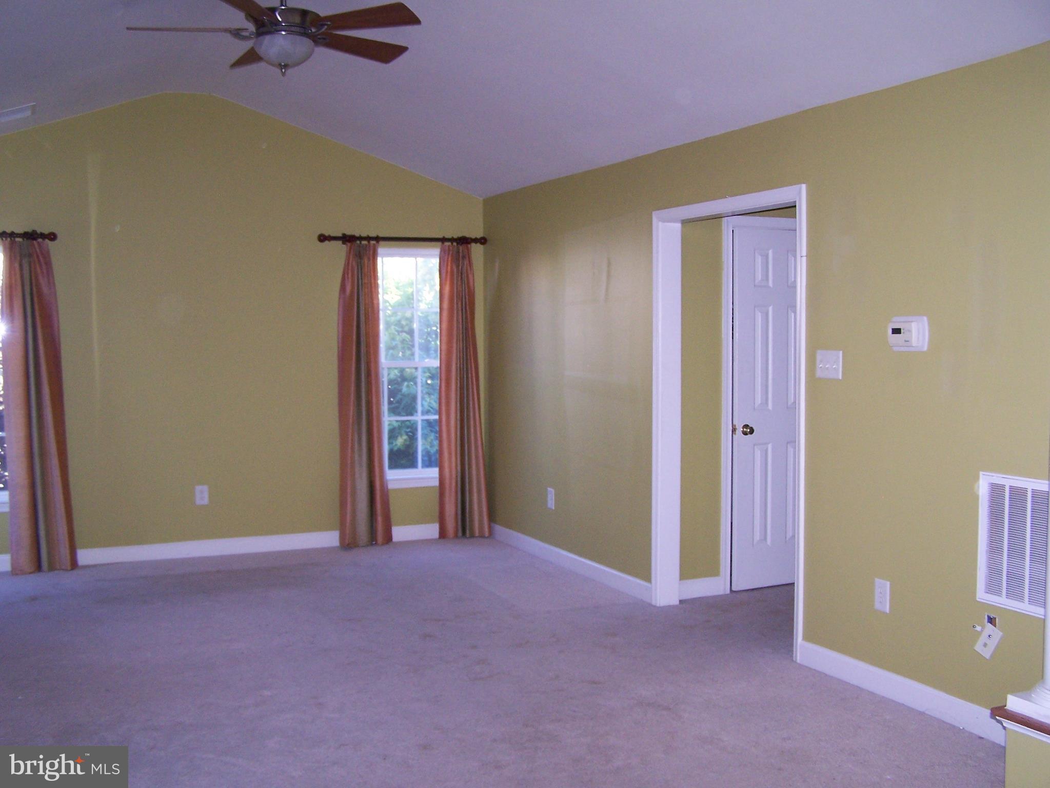 KINGSVIEW VILLAGE - Residential Lease