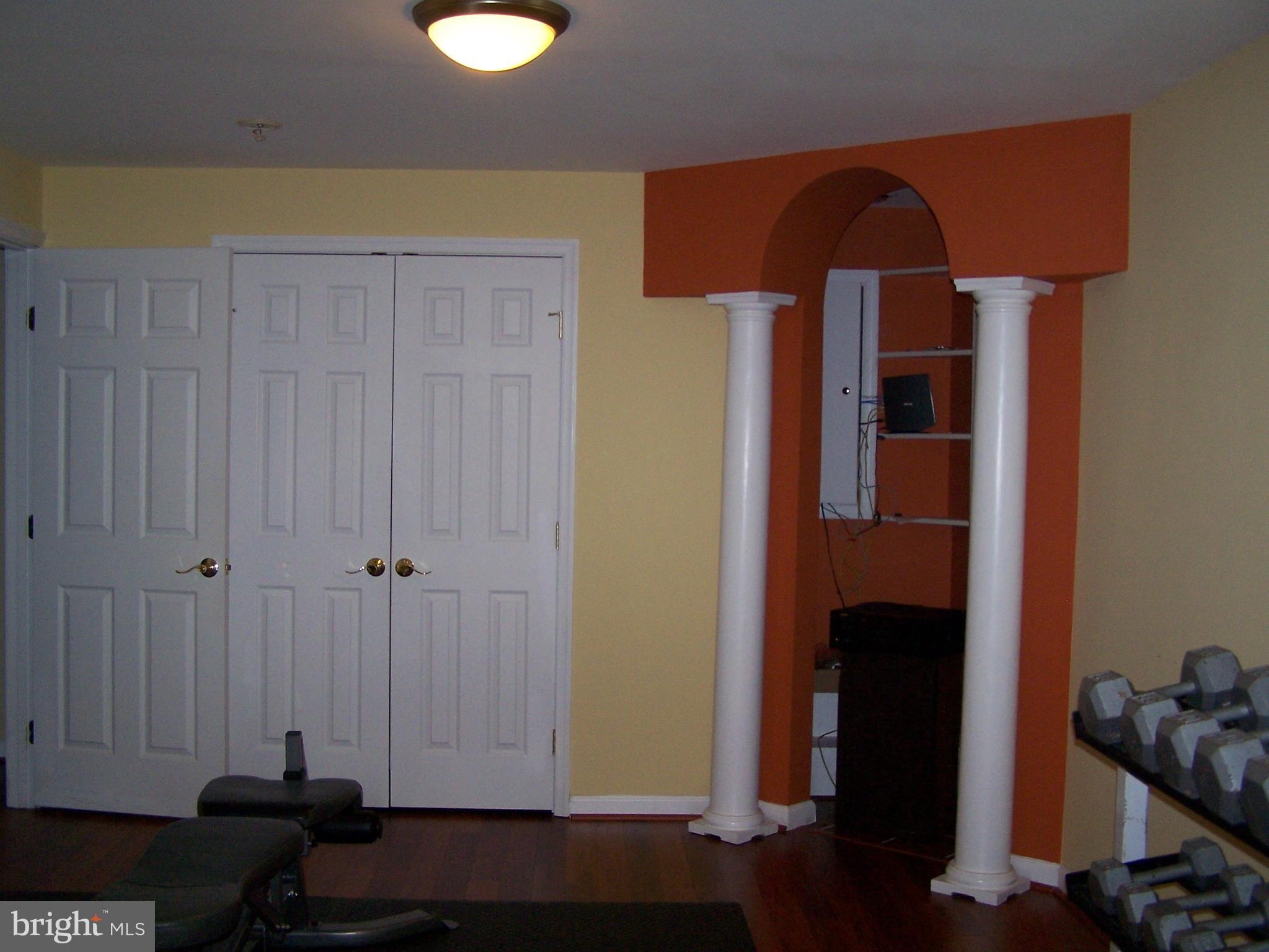 KINGSVIEW VILLAGE - Residential Lease