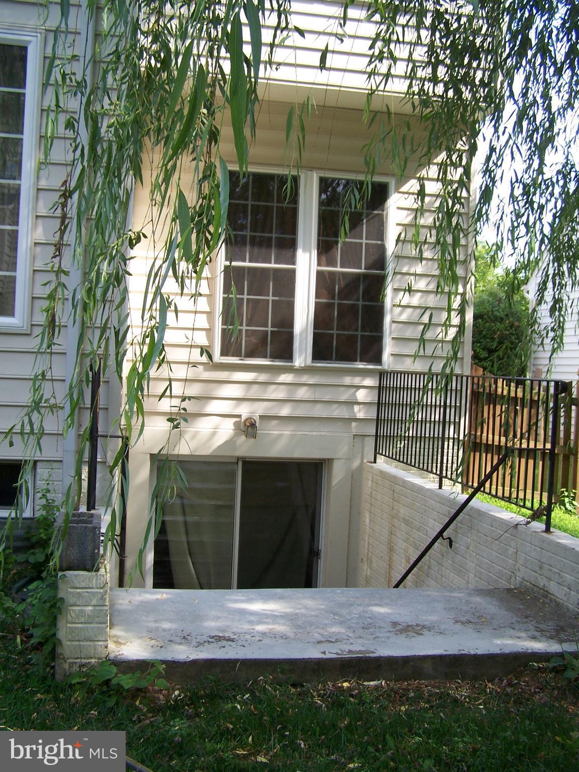 KINGSVIEW VILLAGE - Residential Lease