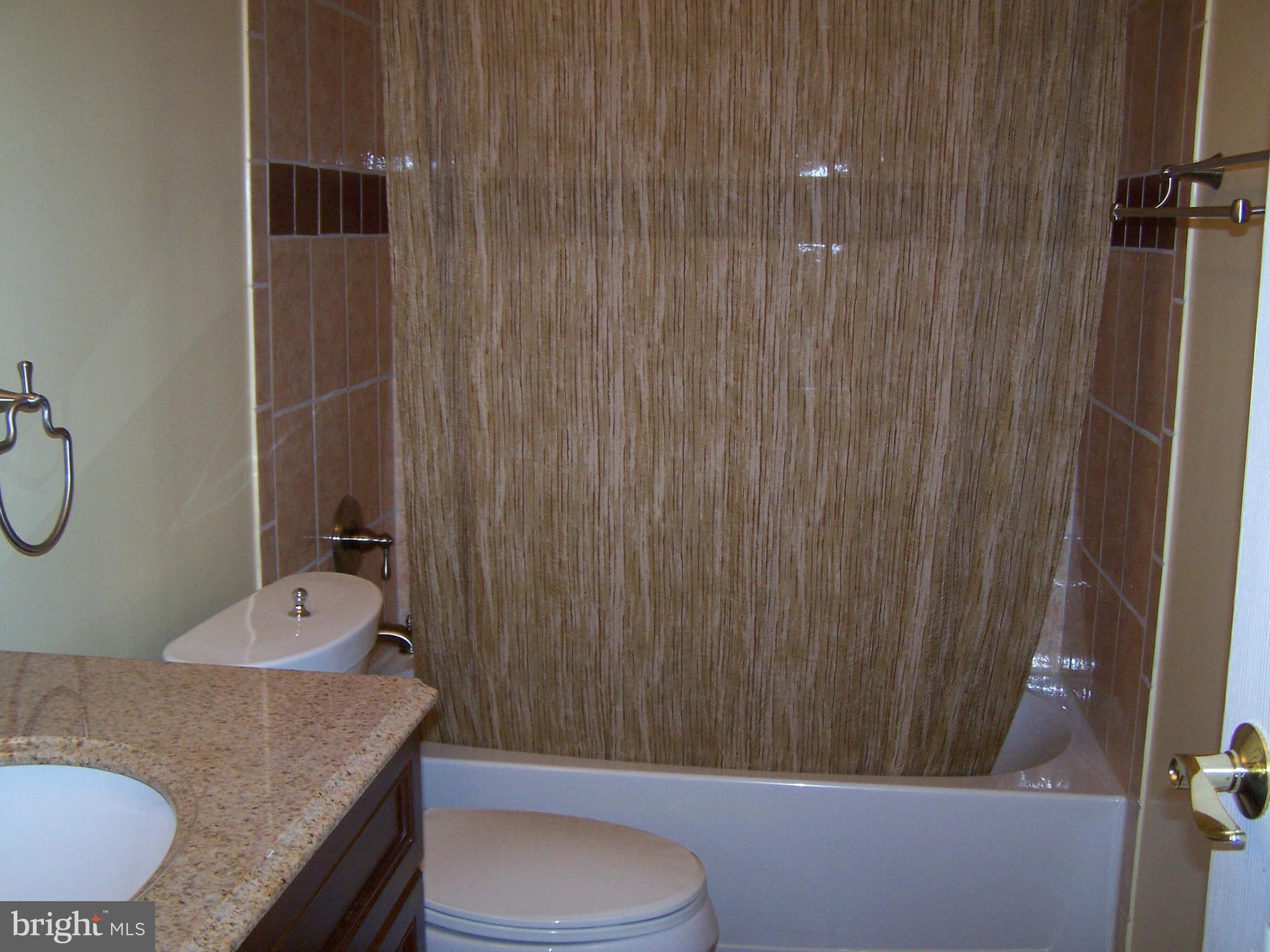 KINGSVIEW VILLAGE - Residential Lease