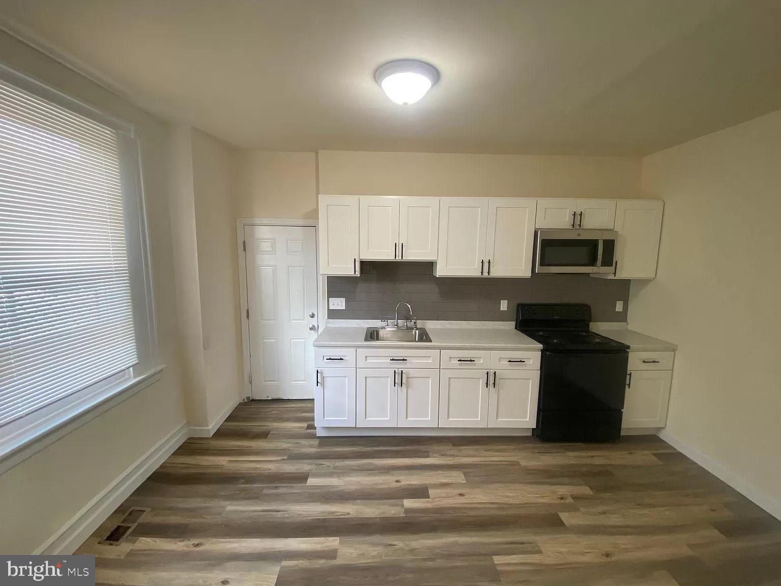 The unit is in a promotional rate, 1 month free at 13 month lease