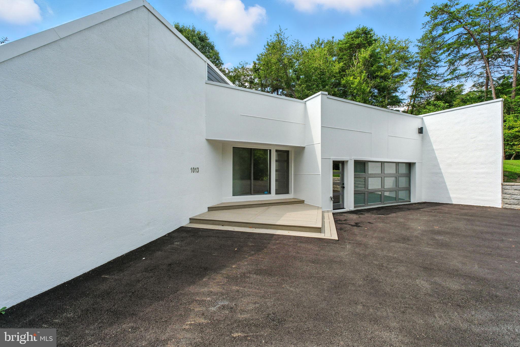 PEACOCK STATION - Residential