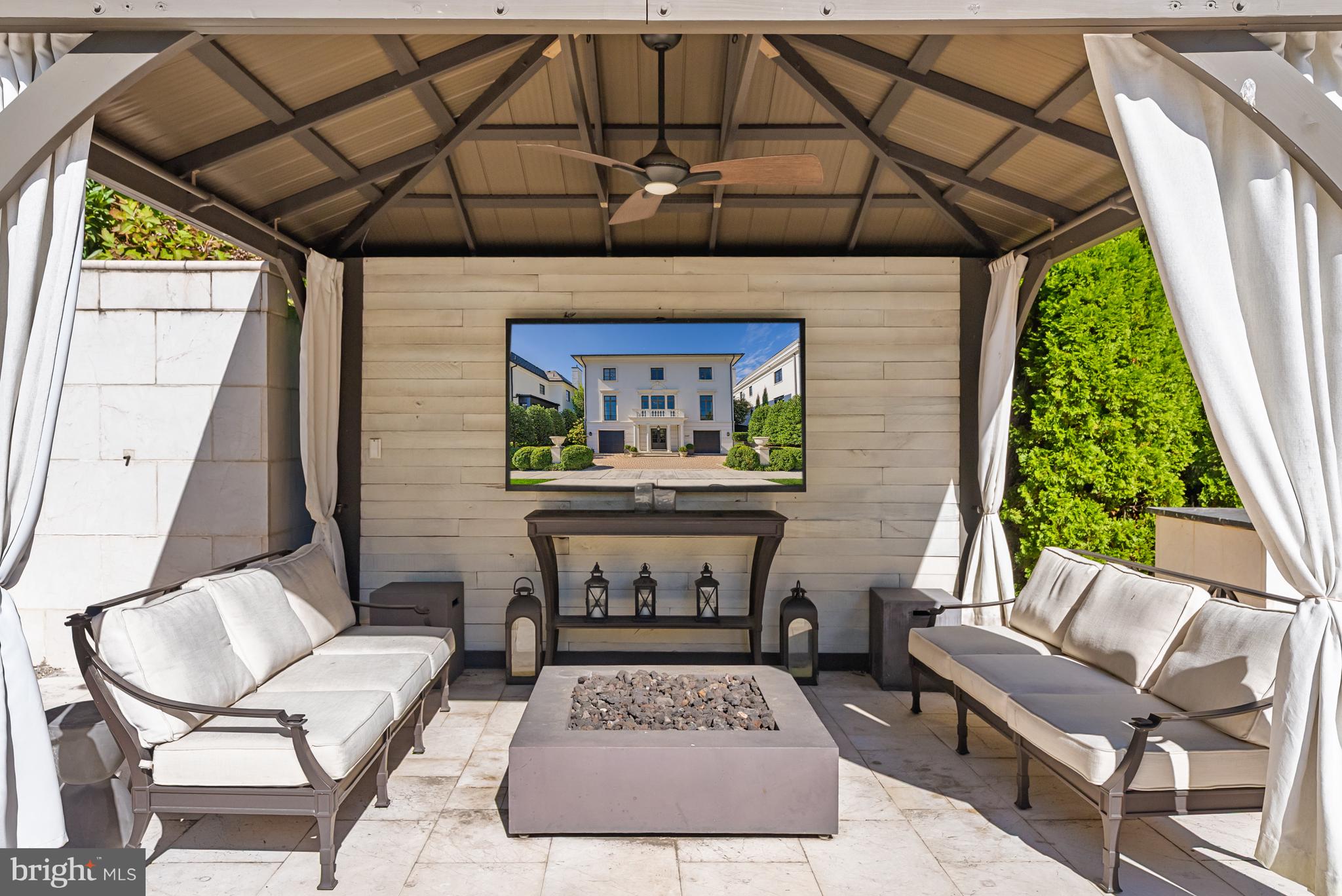 PHILLIPS PARK - Residential