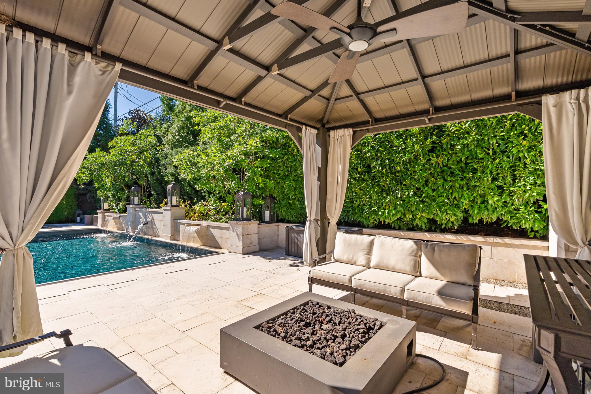PHILLIPS PARK - Residential