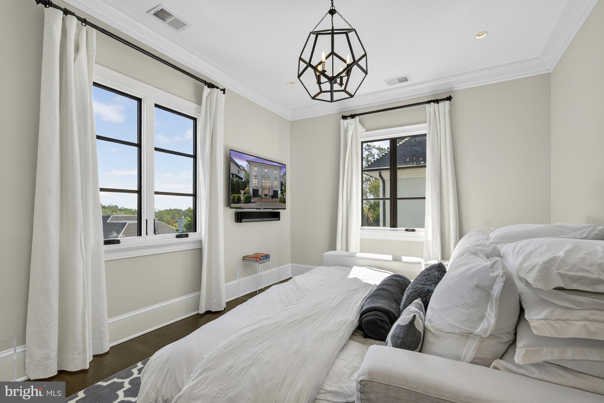 PHILLIPS PARK - Residential
