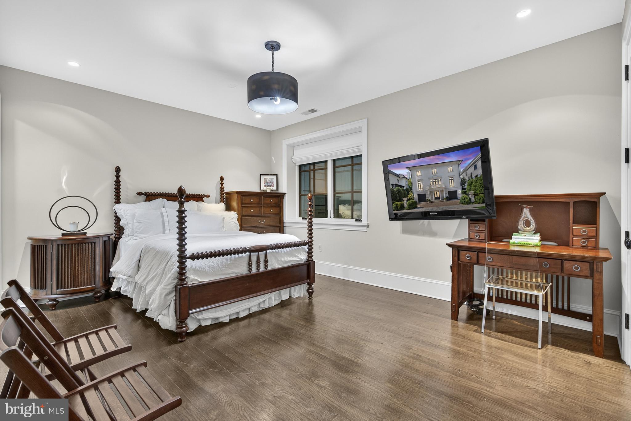 PHILLIPS PARK - Residential