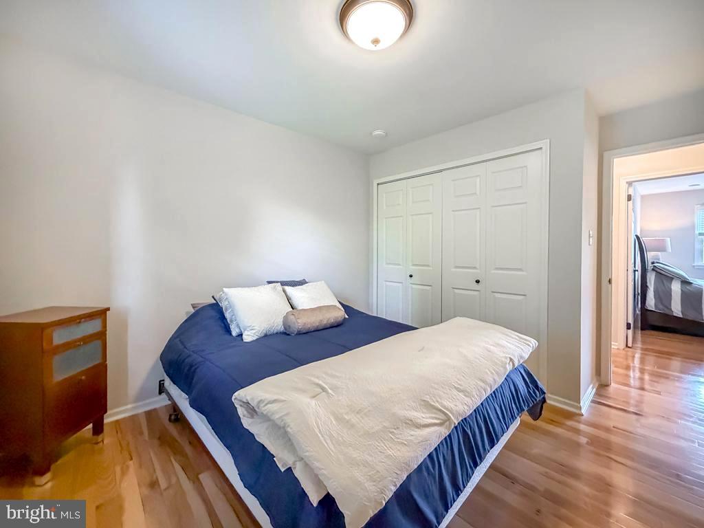 MAKEFIELD CHASE - Residential