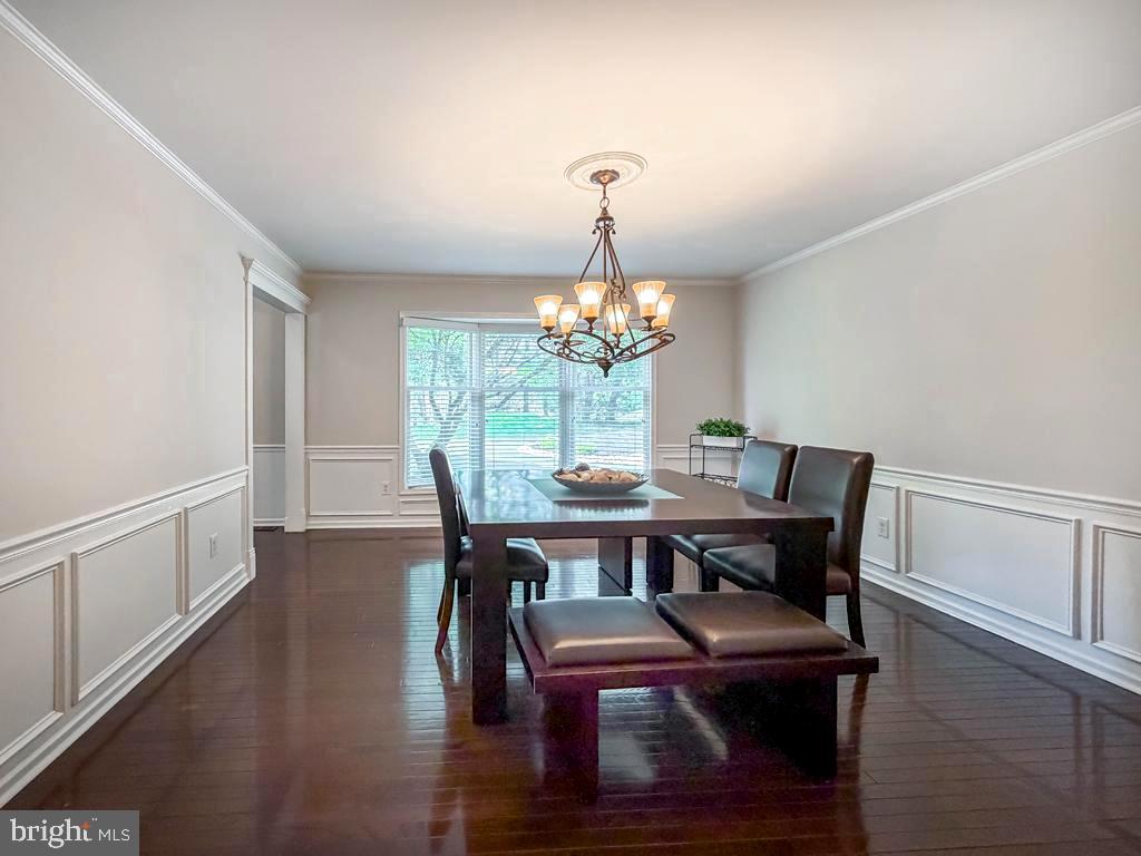 MAKEFIELD CHASE - Residential