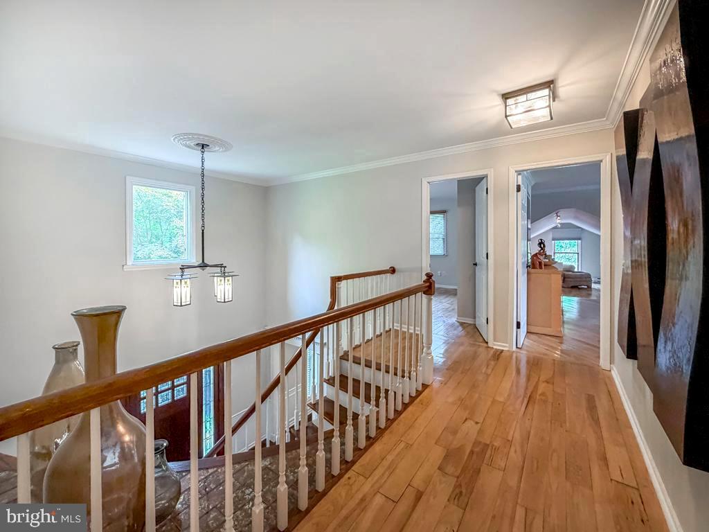 MAKEFIELD CHASE - Residential