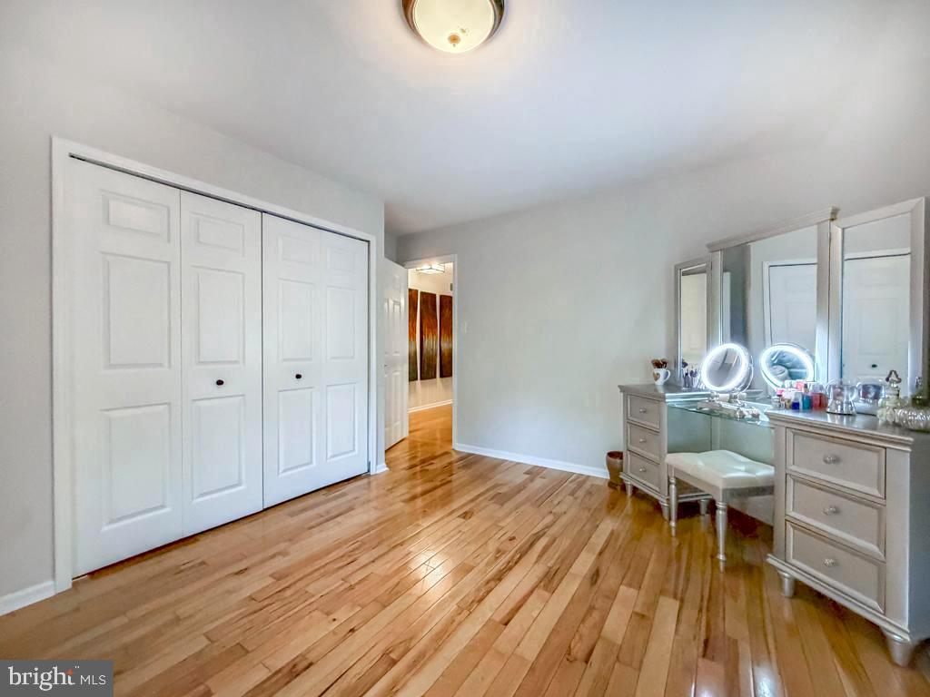MAKEFIELD CHASE - Residential