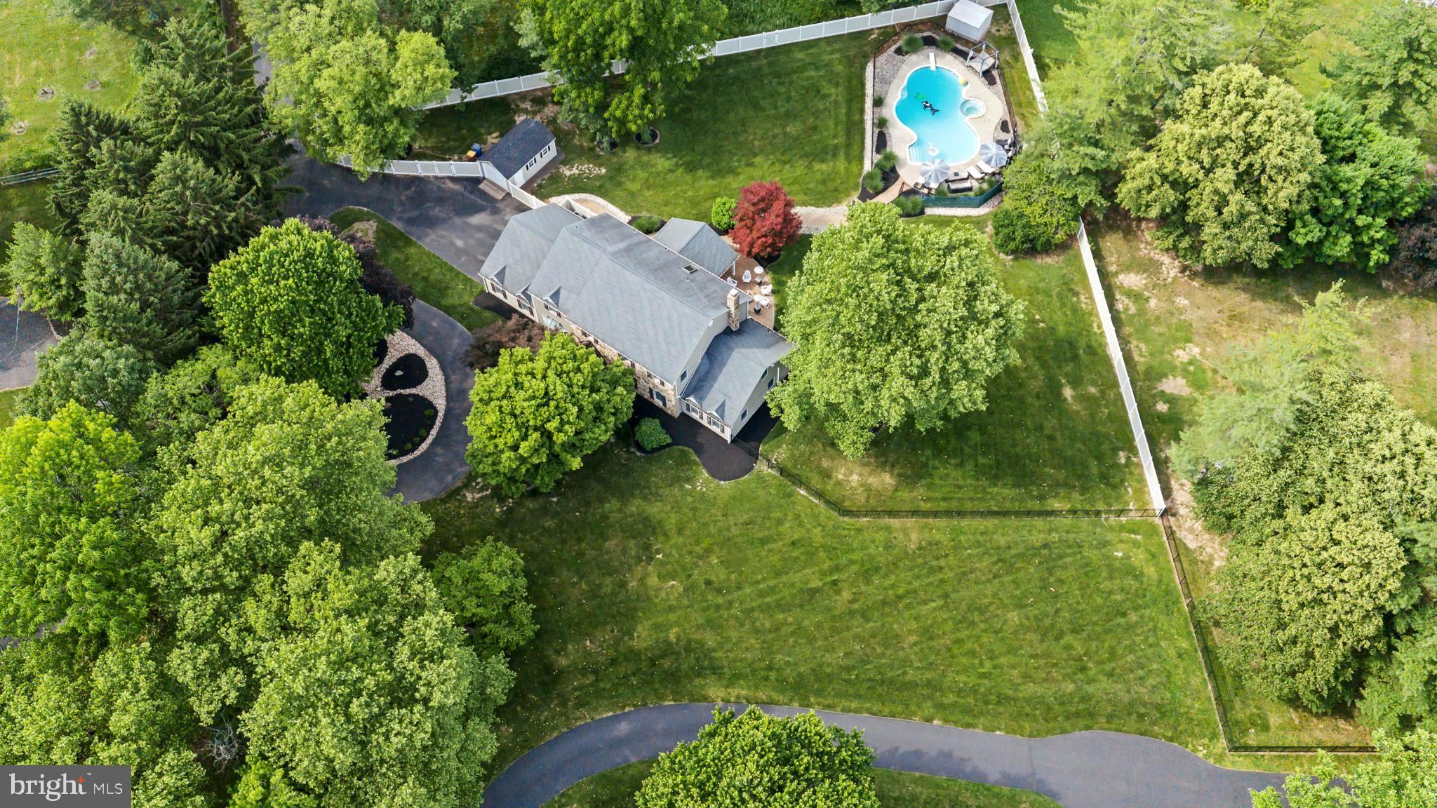MAKEFIELD CHASE - Residential