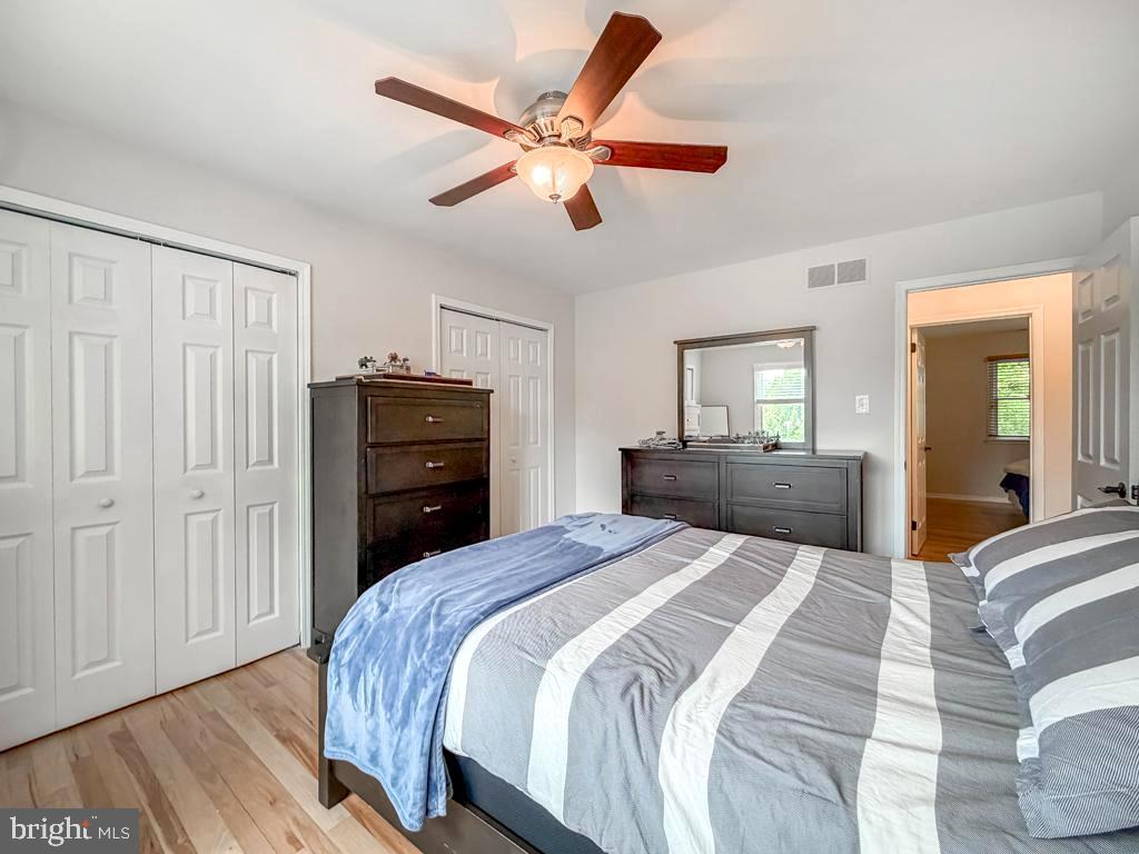 MAKEFIELD CHASE - Residential