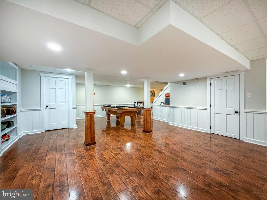 MAKEFIELD CHASE - Residential