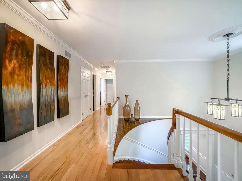 MAKEFIELD CHASE - Residential