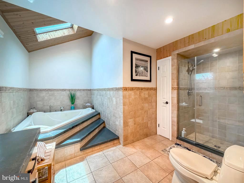 MAKEFIELD CHASE - Residential