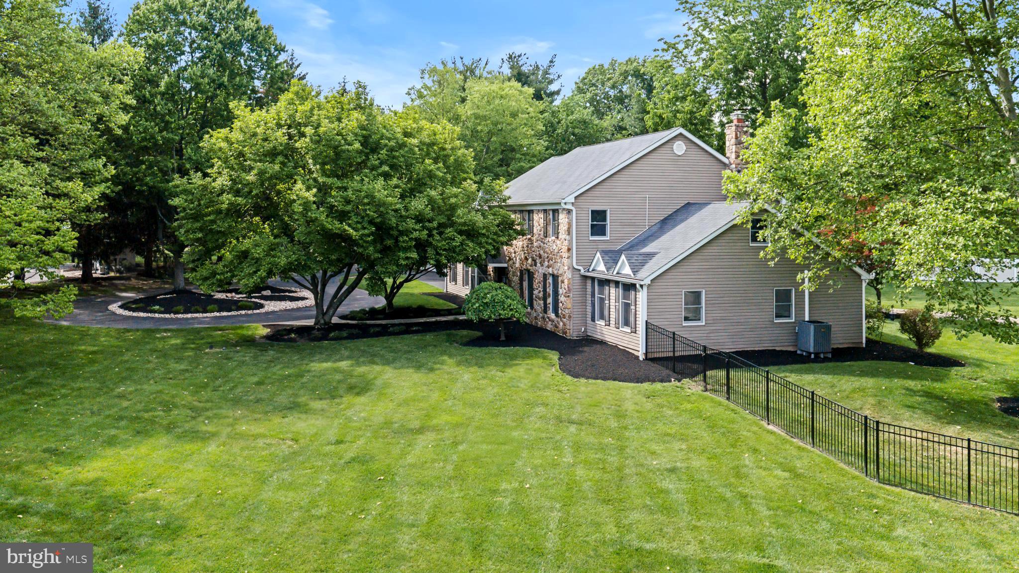 MAKEFIELD CHASE - Residential