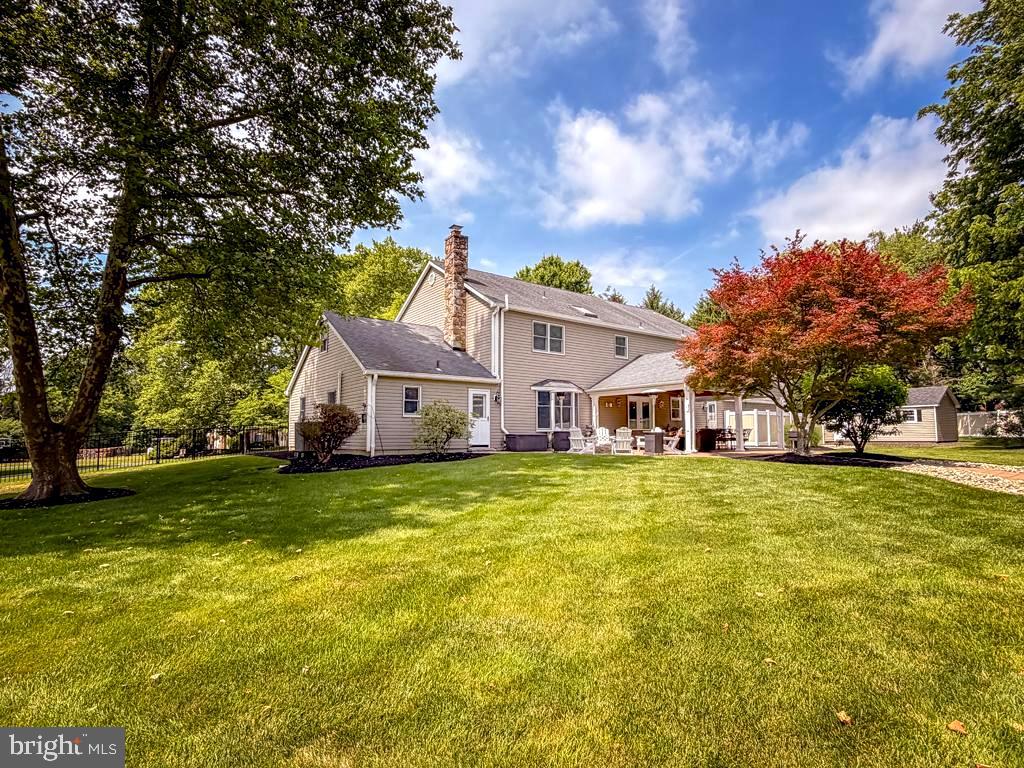MAKEFIELD CHASE - Residential