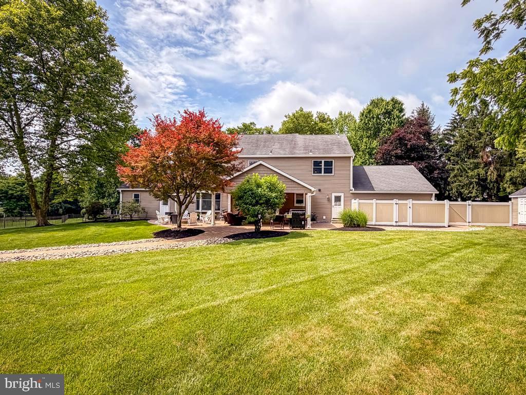 MAKEFIELD CHASE - Residential
