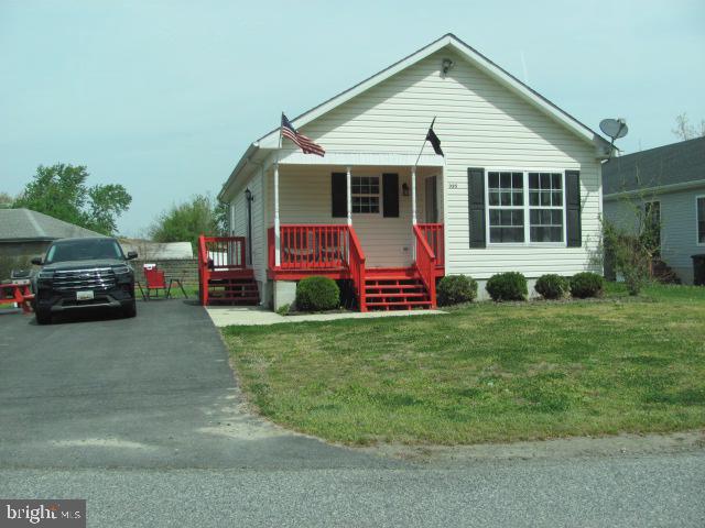 Excellent cozy home just waiting for you in the town of Denton with the small town atmosphere and a lot of amenities.  Affordably priced, close to shopping, easy commute to the Western Shore and close enough to Delaware and Maryland beaches.  Come see today because this home will not last long.