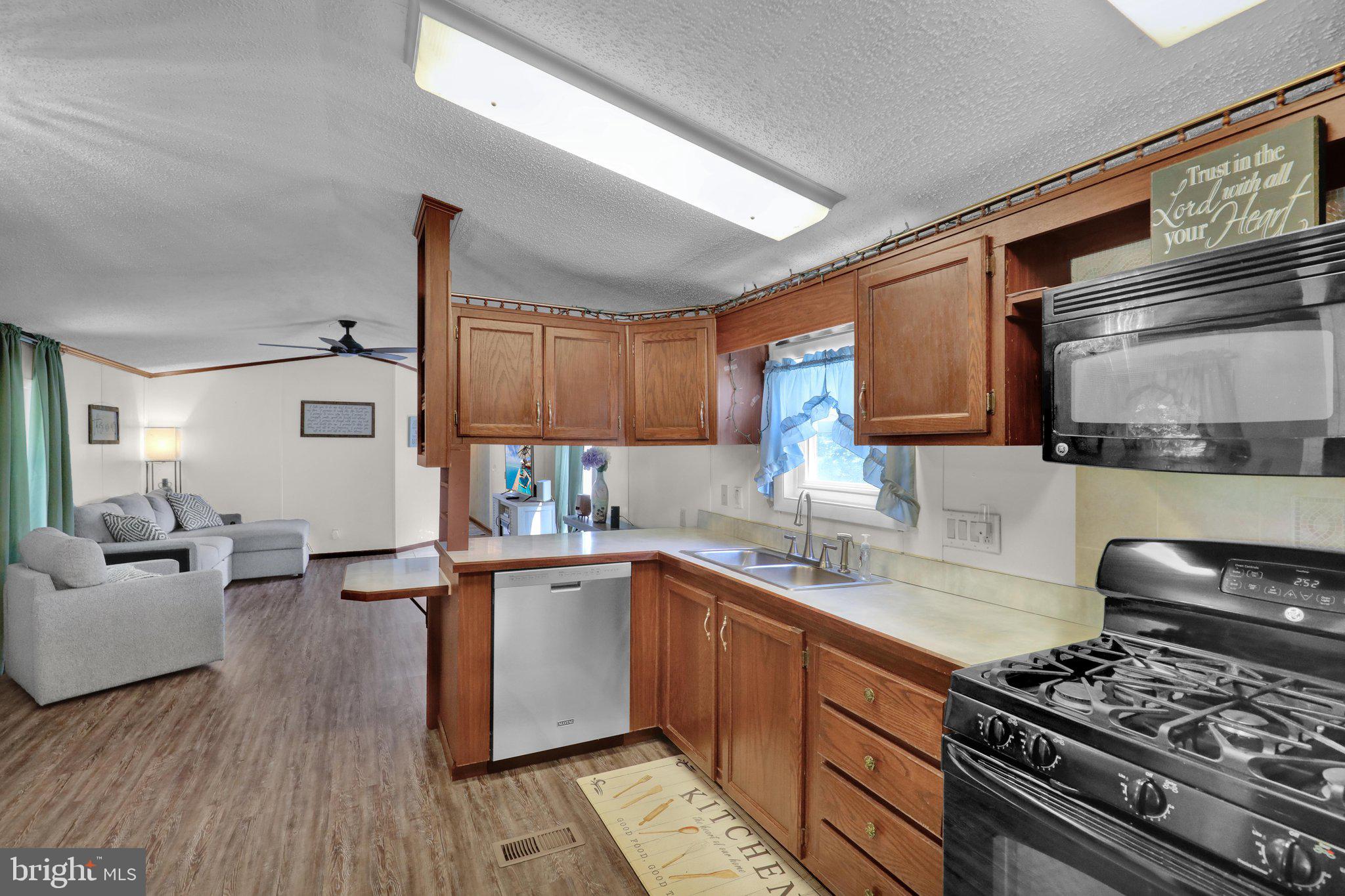 PLEASANT HILLS TR - Residential