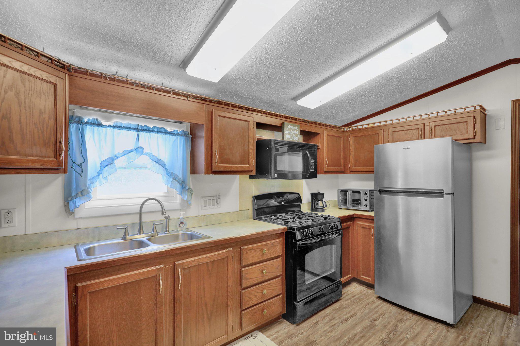 PLEASANT HILLS TR - Residential