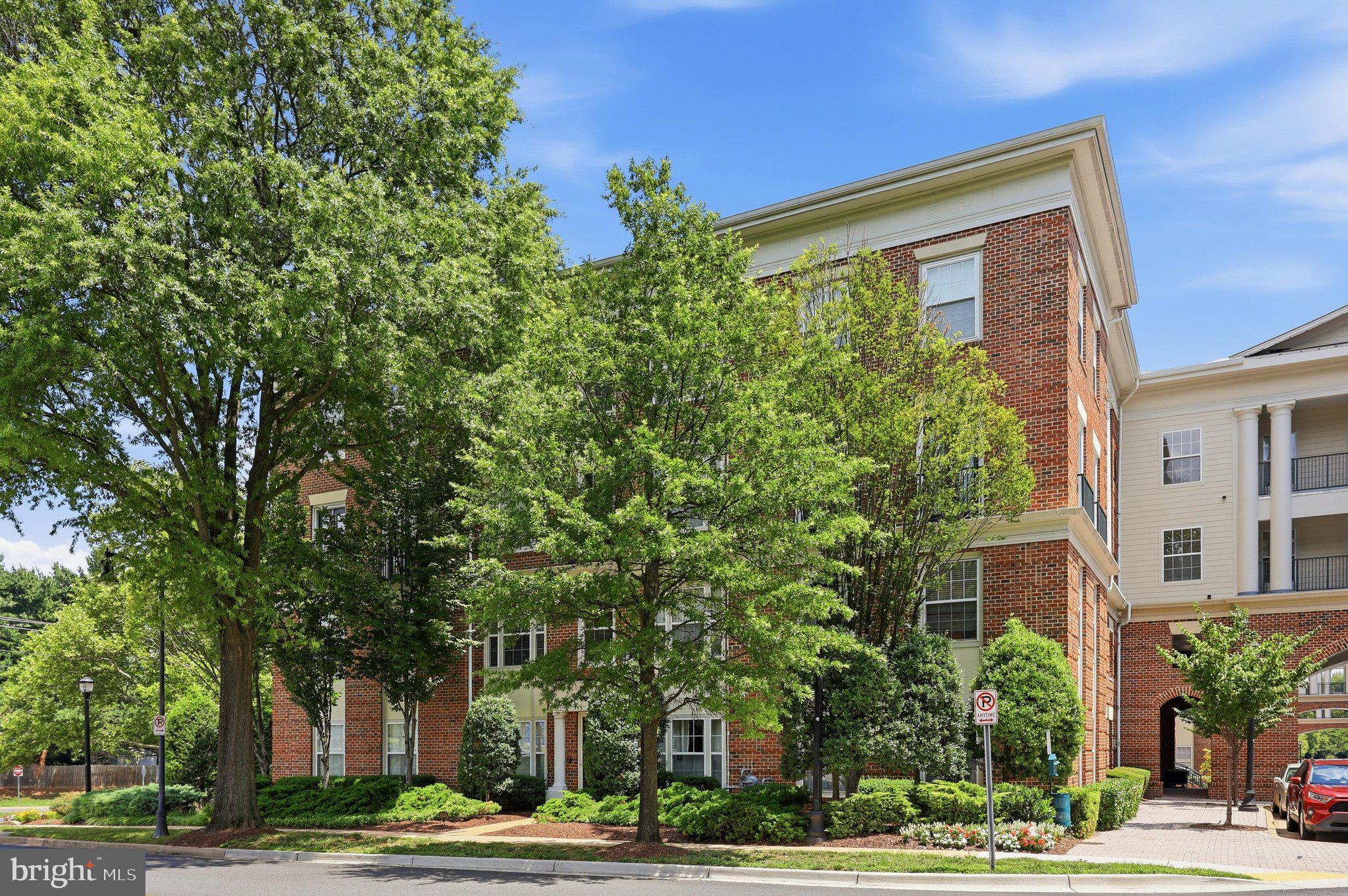 THE COLONNADE AT KENTLANDS - Residential