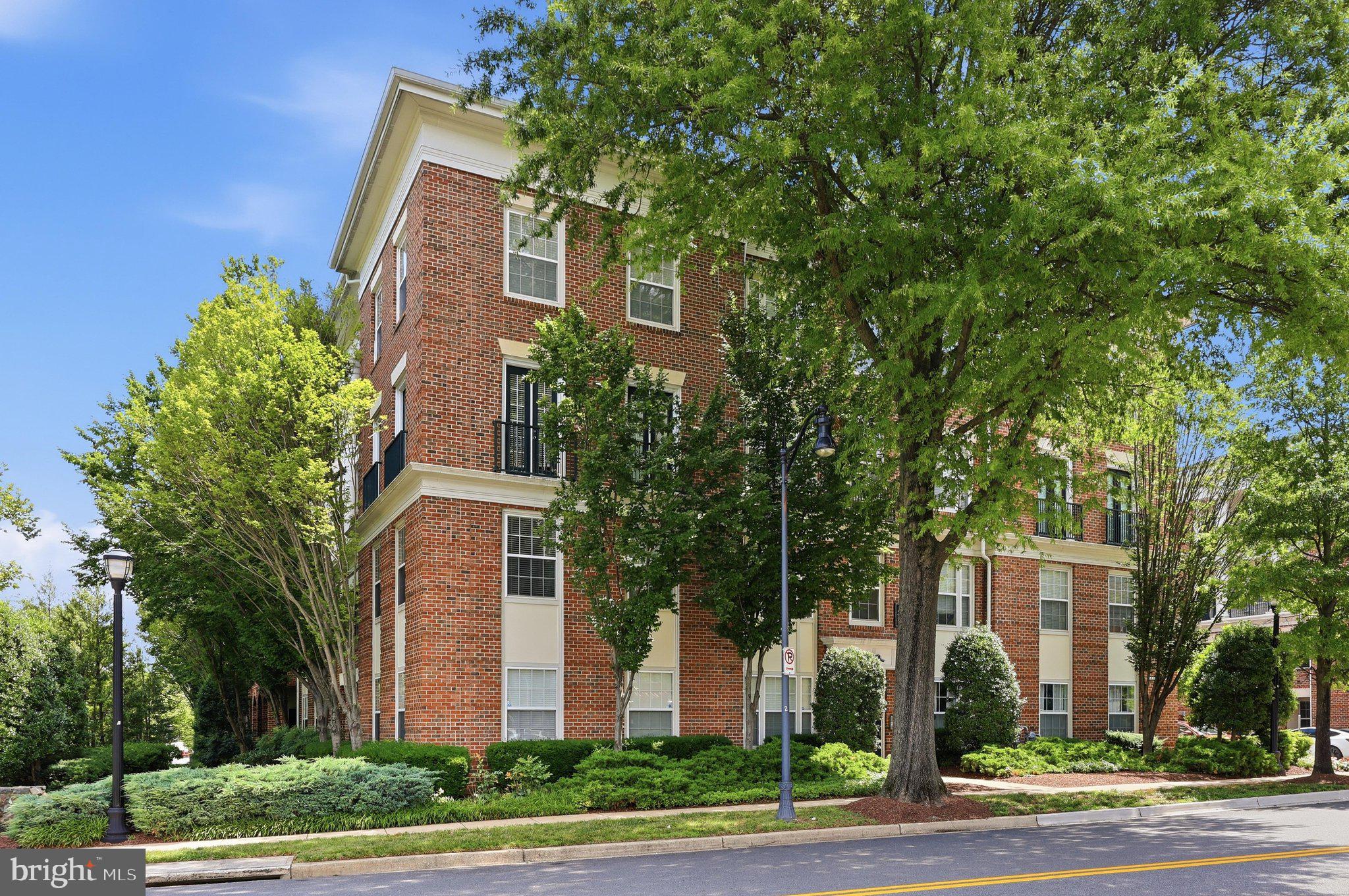 THE COLONNADE AT KENTLANDS - Residential