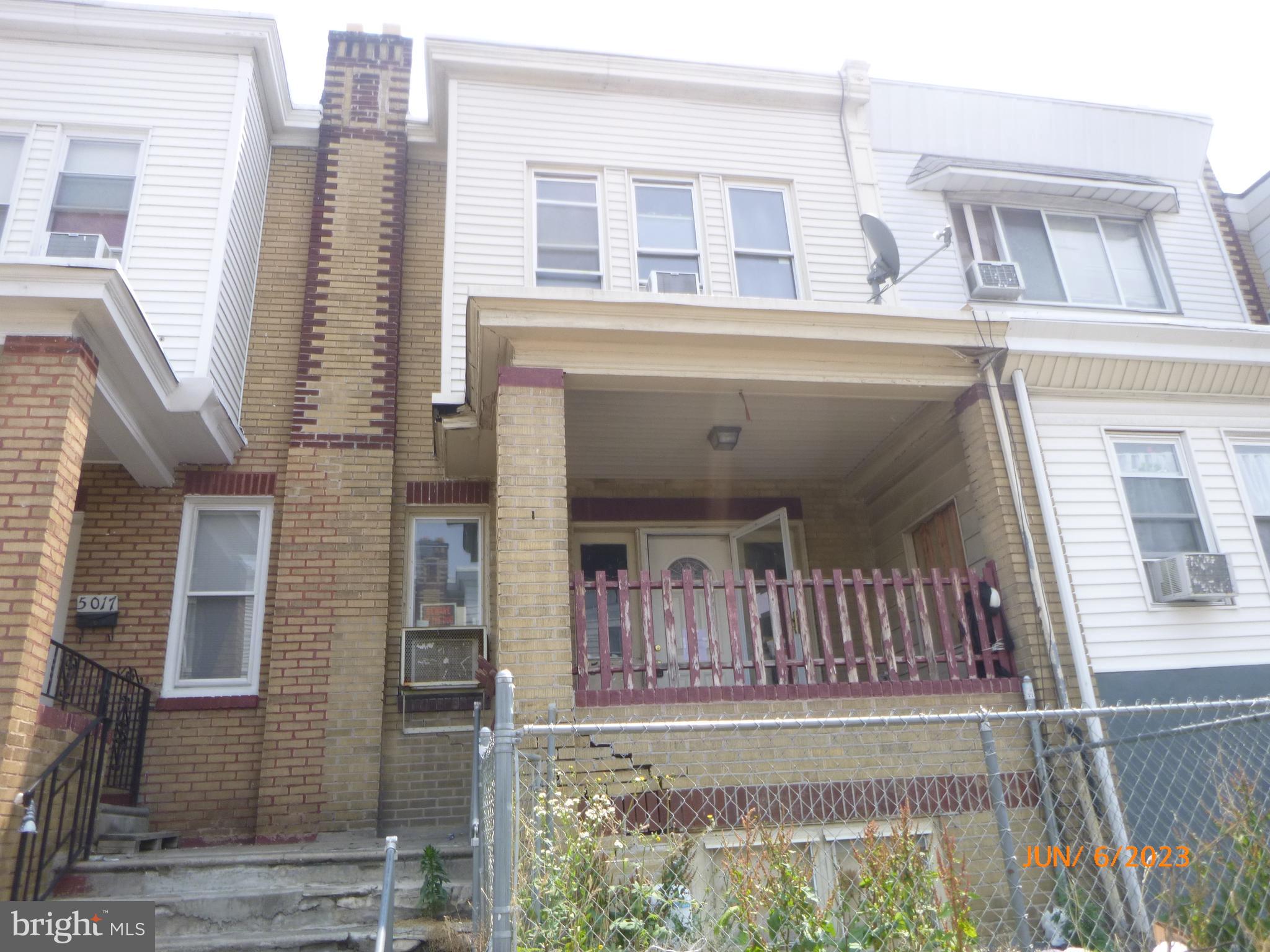 Spacious1280 square foot Feltonville rowhome, with 3 bedrooms and 1 1/2 baths.  Property needs repair but priced to sell. Includes an open porch and rear driveway.  Nice block, convenient location, being sold as-is.  Easy to show, lockbox..

This property is under H&B with a current due date of 2/14/2024 11:59:00 PM Mountain Time.