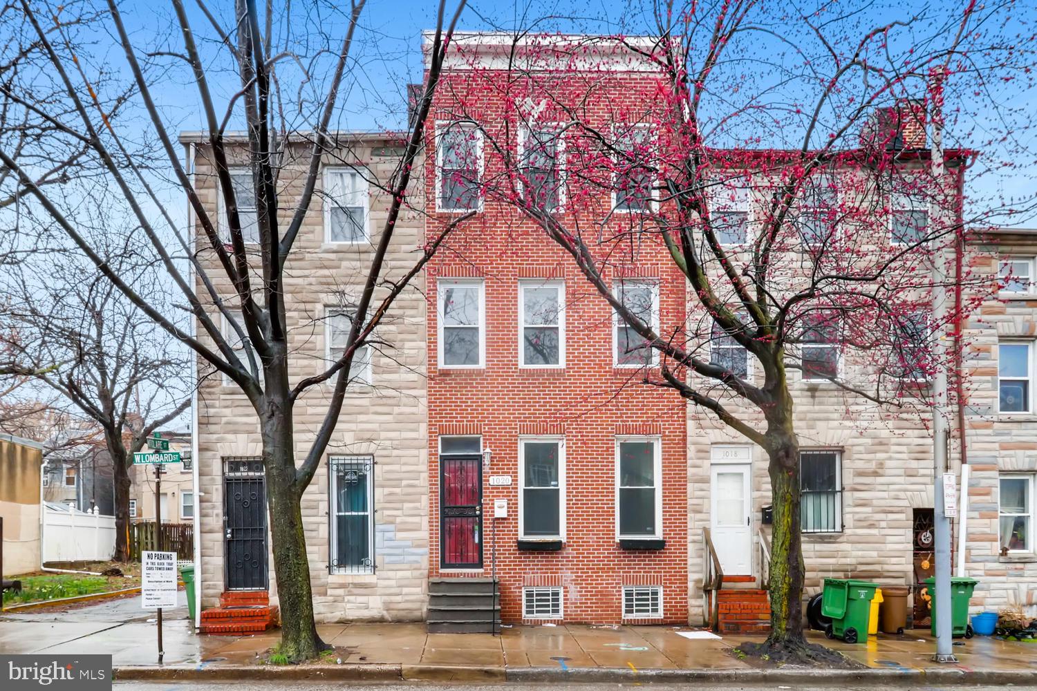 BEAUTIFULLY RENOVATED HOME FOR RENT! JUST A FEW MINUTES WALK FROM UNIVERSITY OF MD & BIOPARK. RENOVATIONS INCL SOLID MAPLE FLOORS, NEW CABINETS, NEW APPLIANCES, GRANITE COUNTERTOPS & CERAMIC TILE FLOOR IN KITCHEN. NEW BATHS W/CERAMIC TILE FLOORS AND GRANITE SINKS. 3RD FLOOR MASTER SUITE HAS WALK-IN CLOSET & FULL BATH. REAR YARD WITH 6FT PRIVACY FENCE.