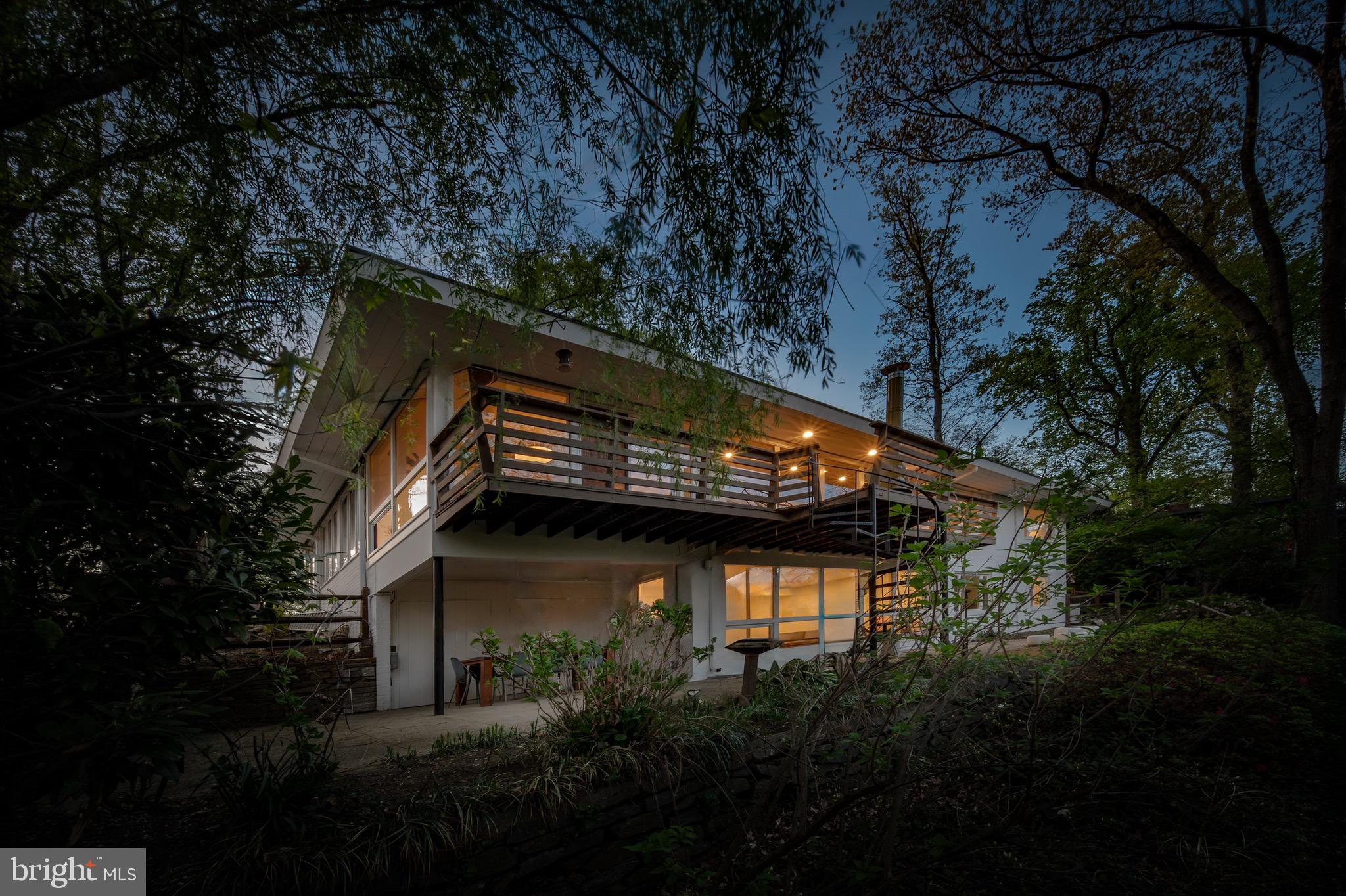 LAKE BARCROFT - Residential