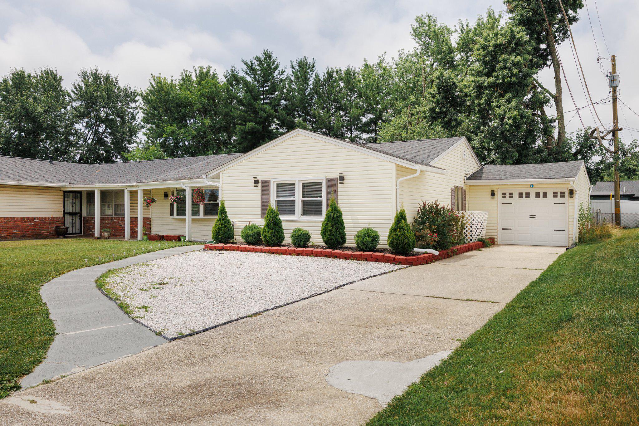 CHADWICK MANOR - Residential