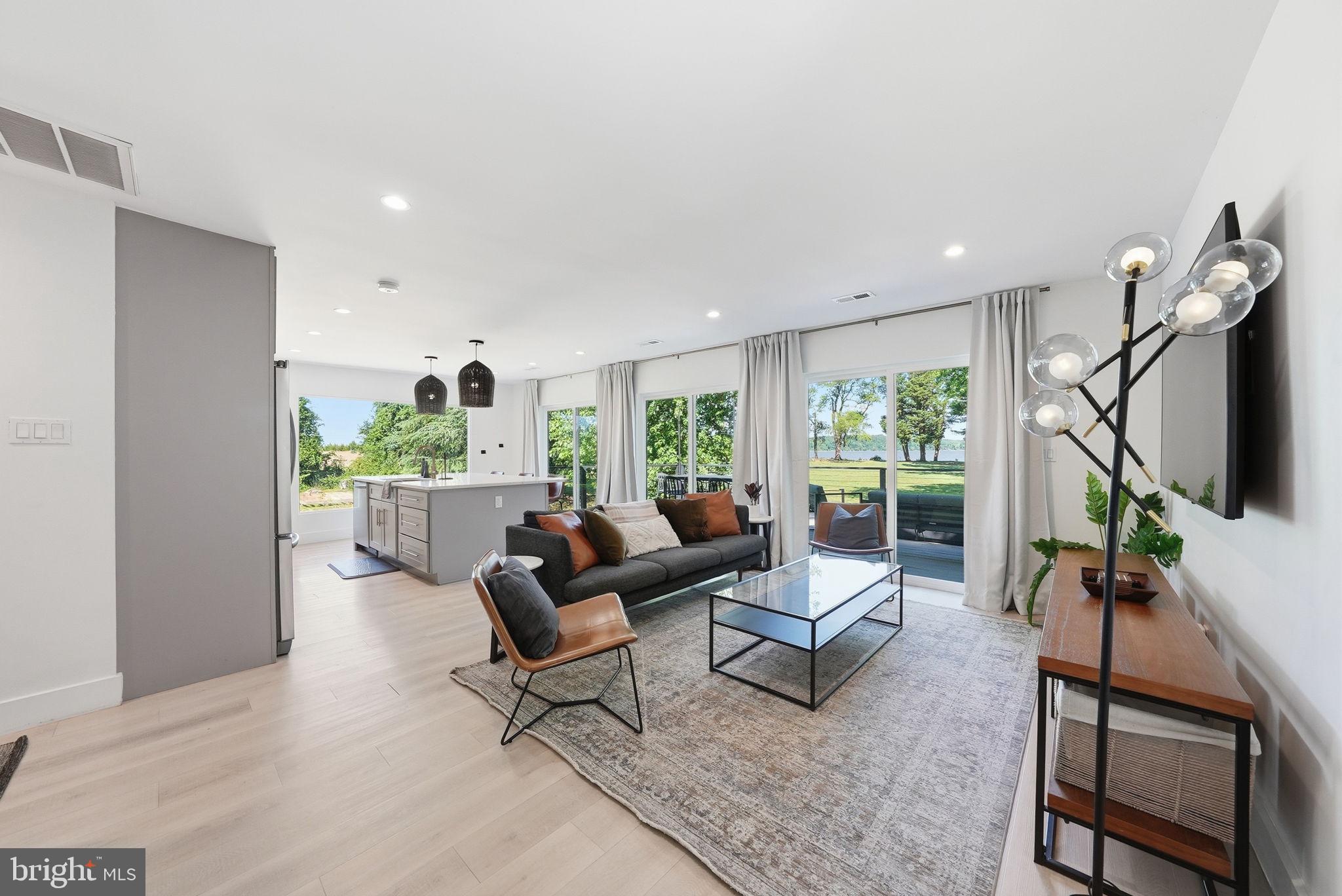 RIVER WATCH - Residential