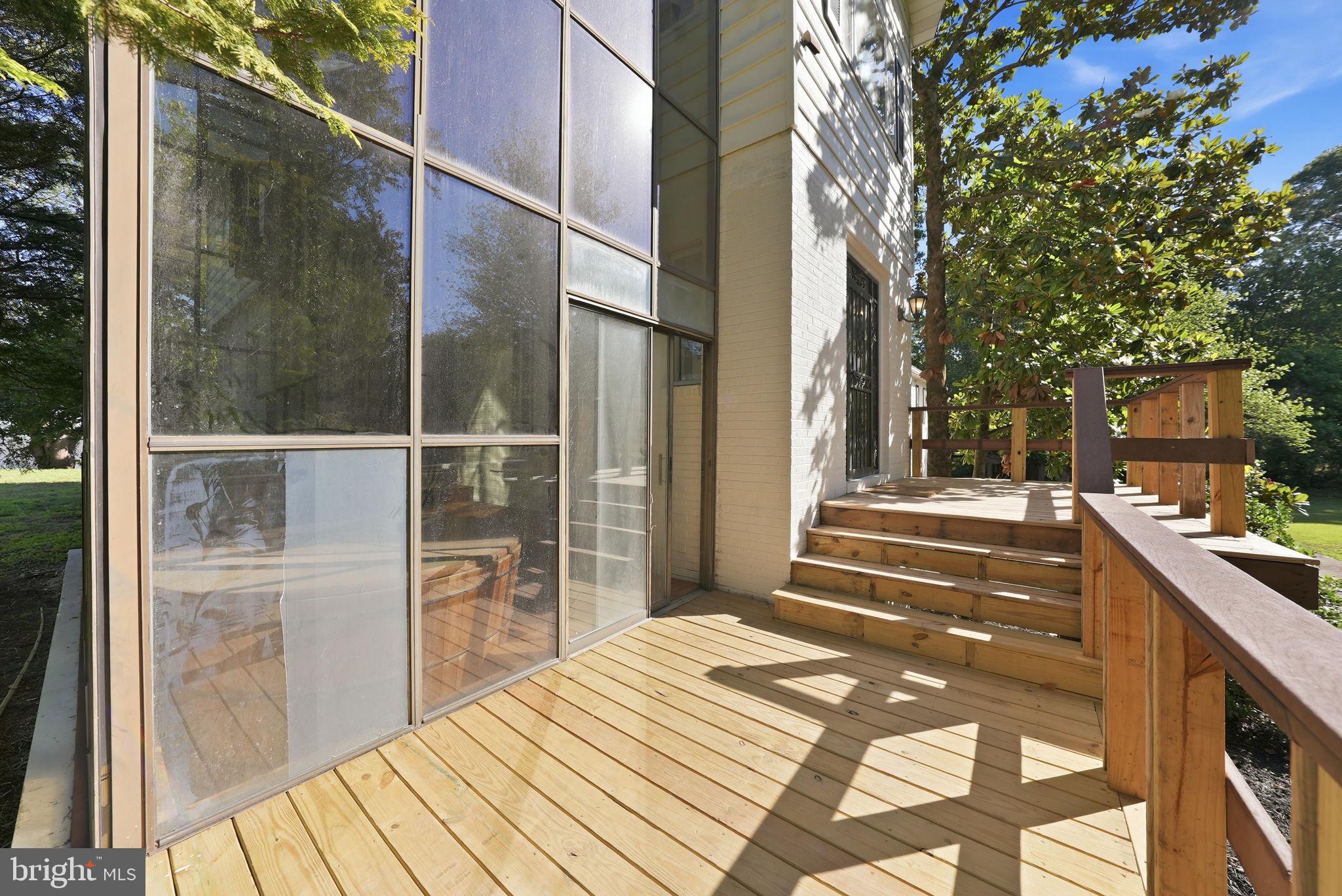 RIVER WATCH - Residential