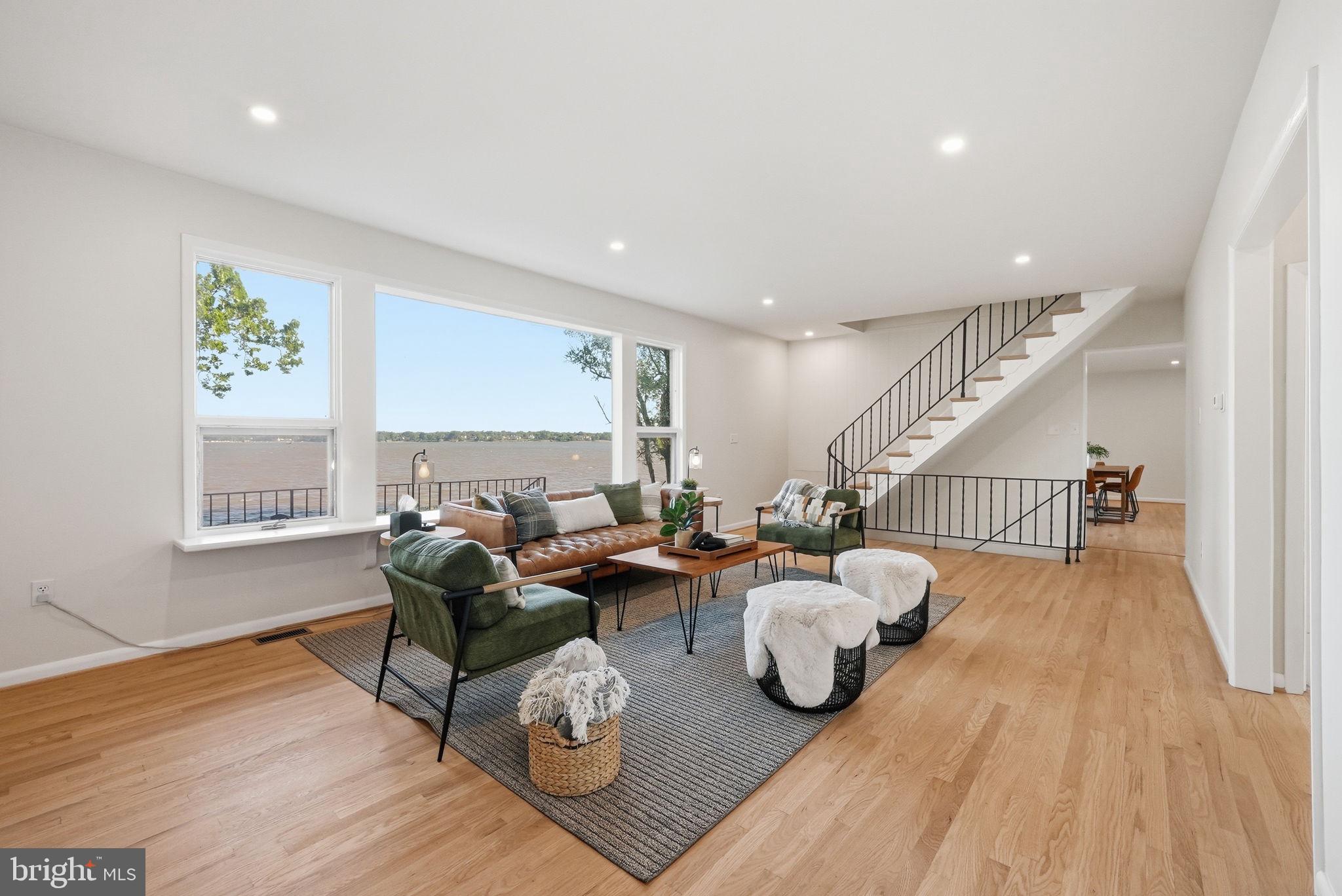 RIVER WATCH - Residential