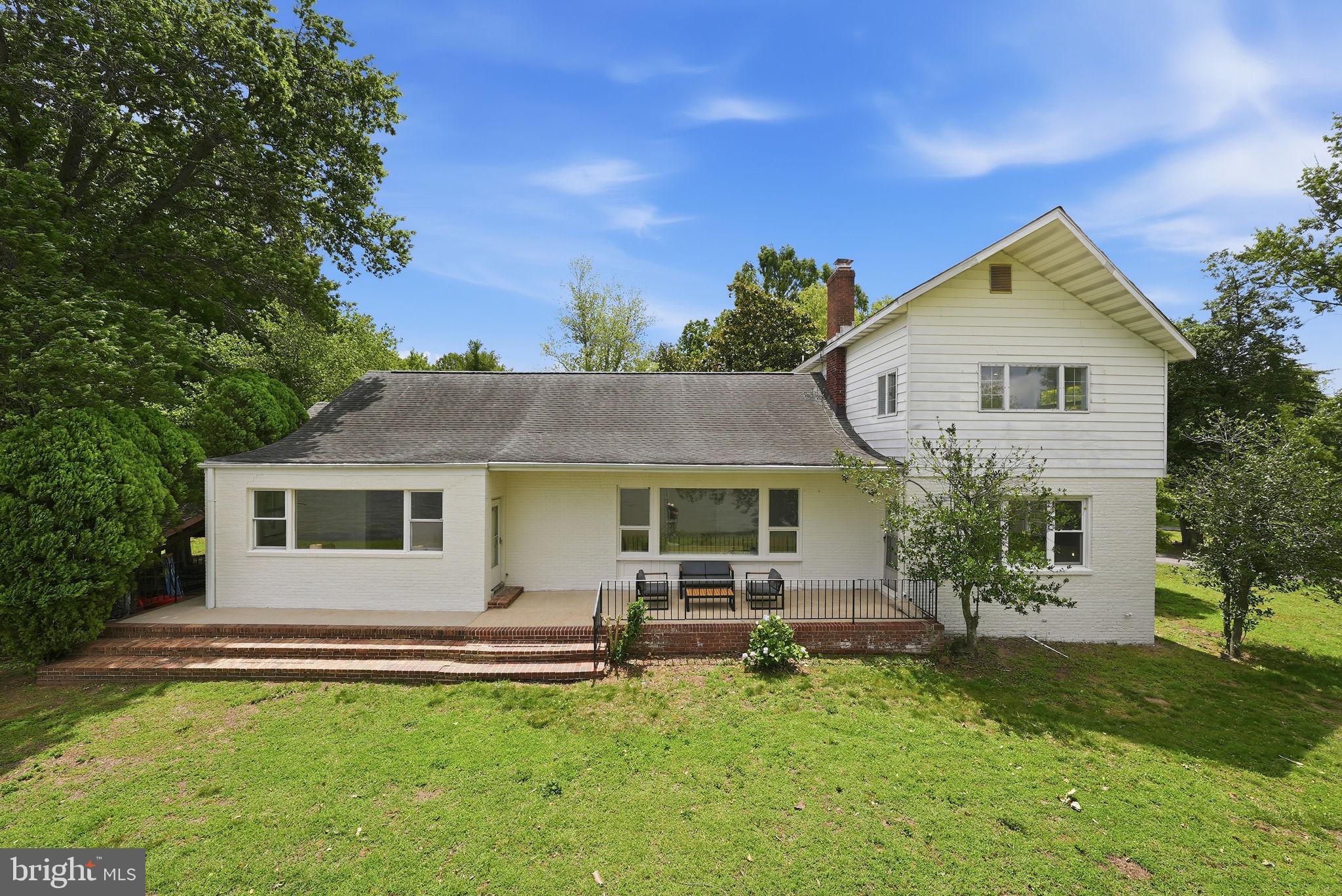 RIVER WATCH - Residential