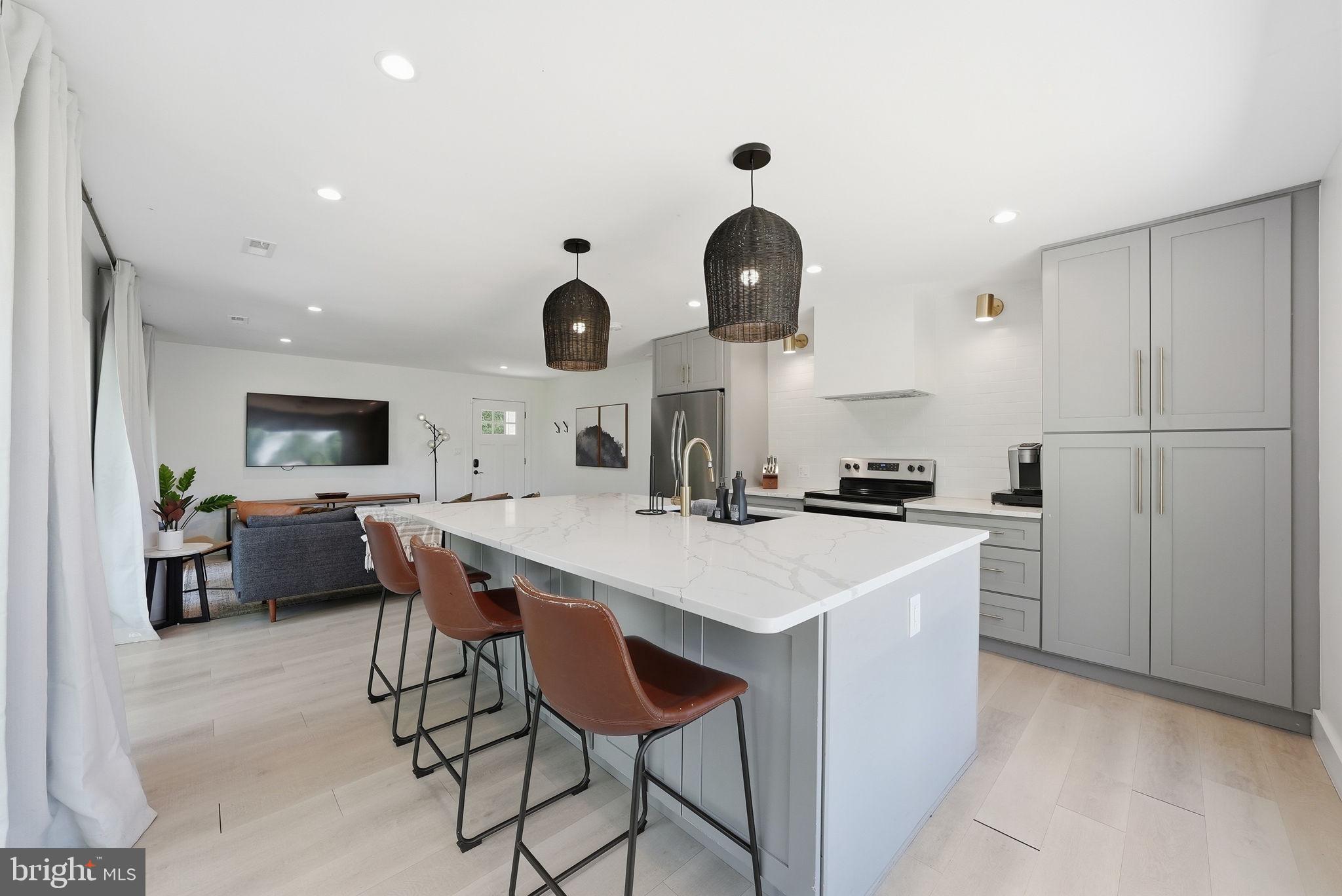 RIVER WATCH - Residential