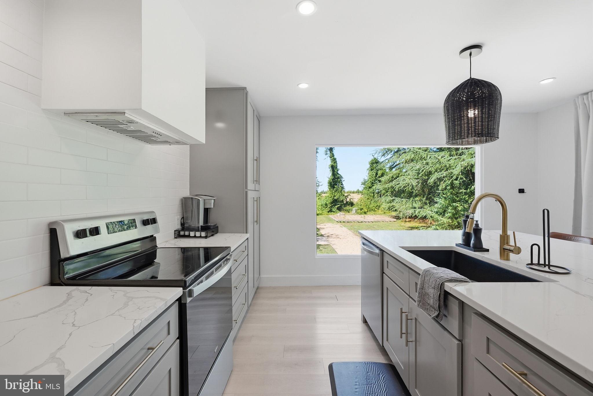 RIVER WATCH - Residential