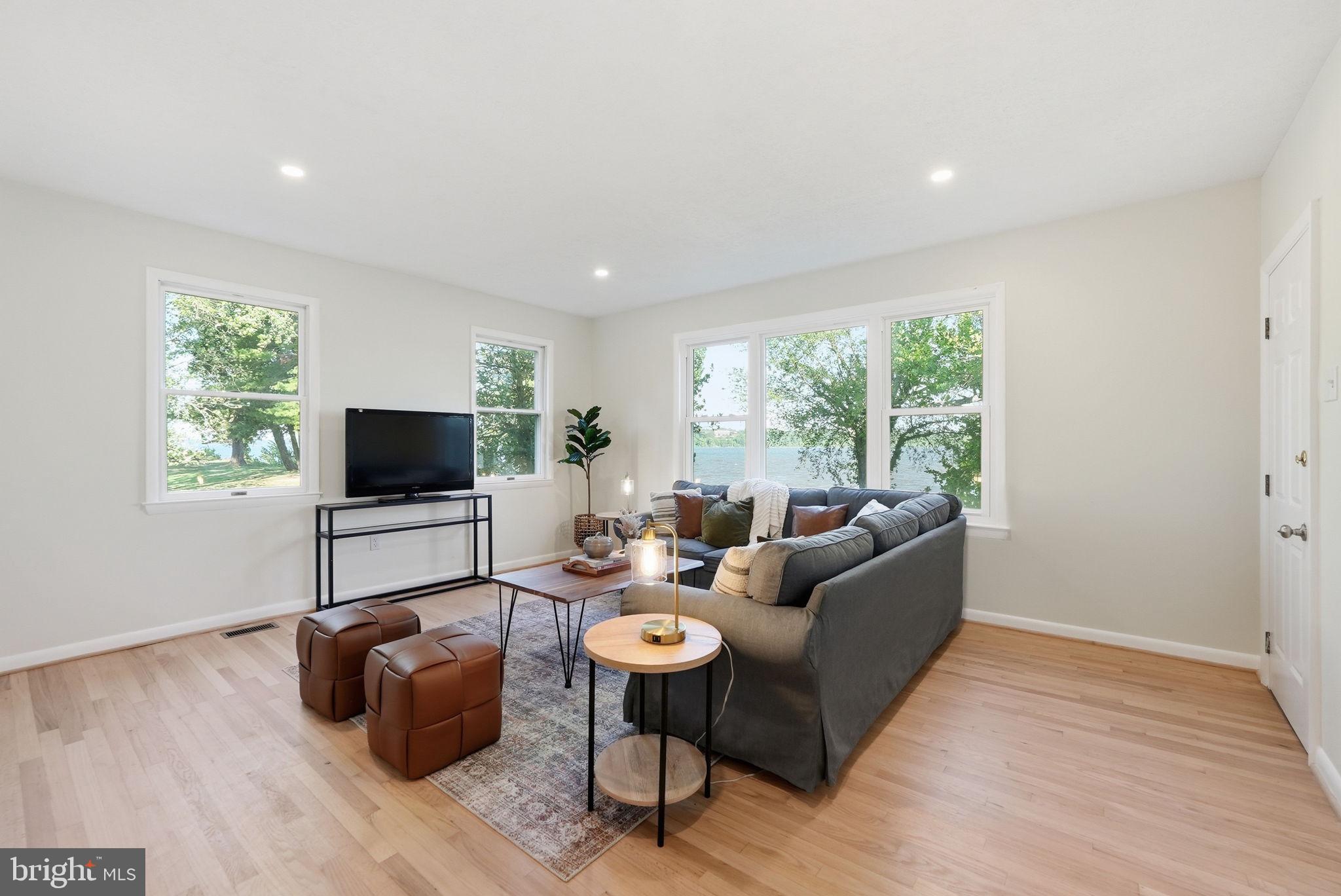 RIVER WATCH - Residential