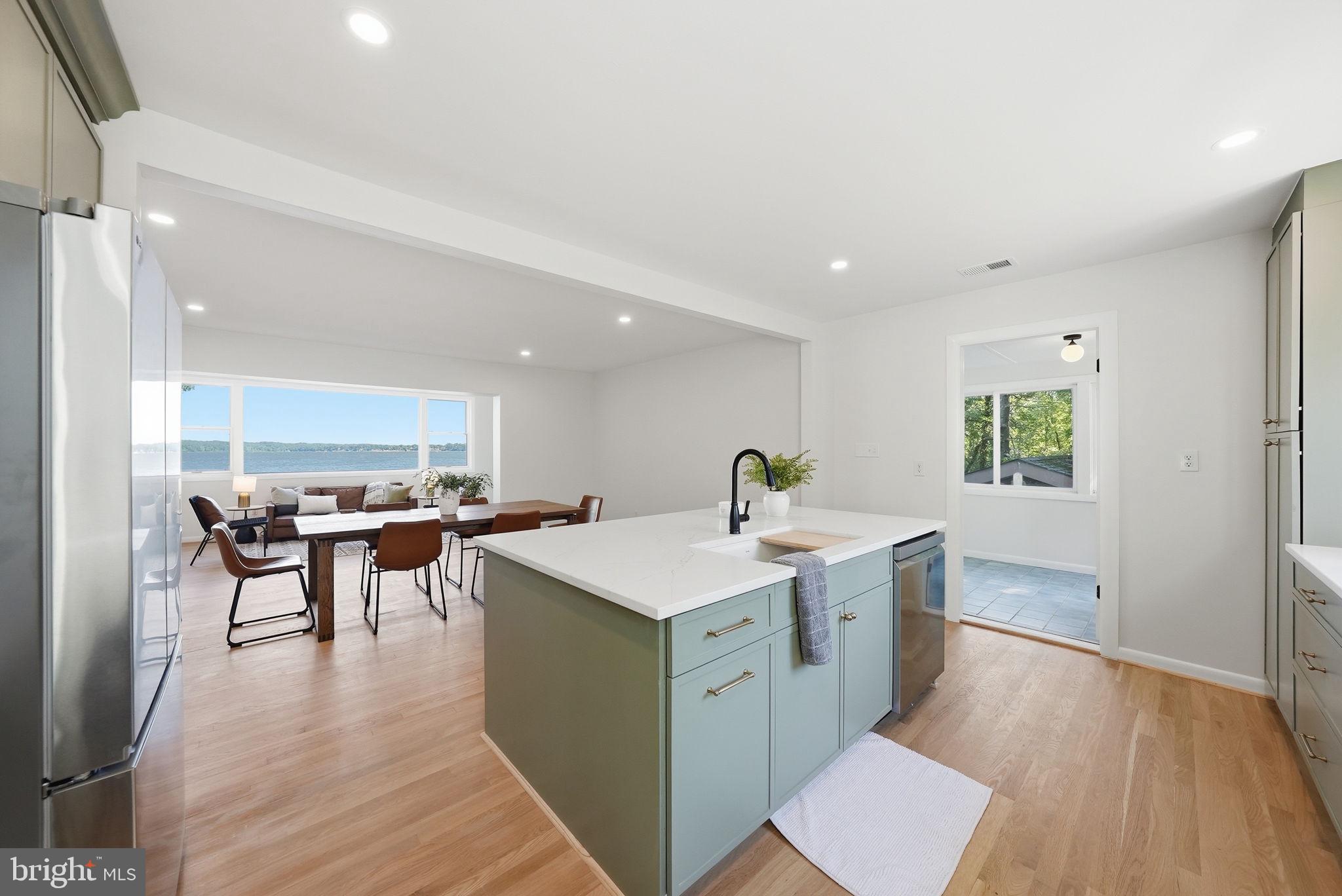 RIVER WATCH - Residential