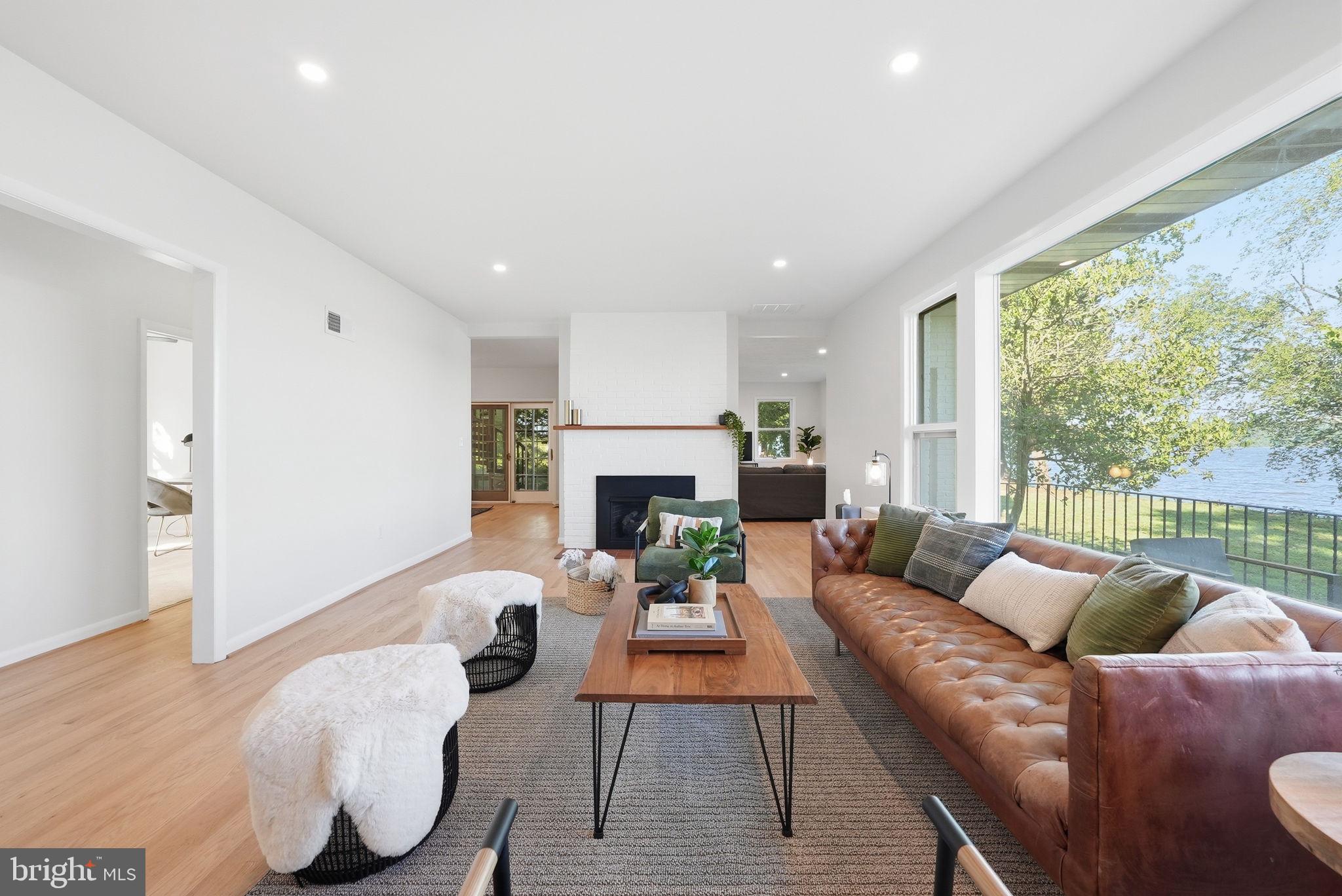 RIVER WATCH - Residential