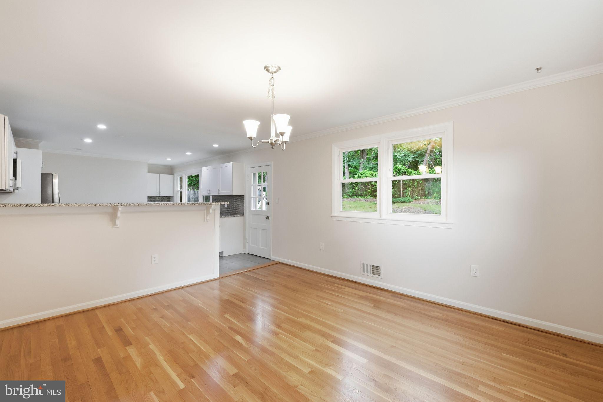COLLEGE PARK WOODS - Residential