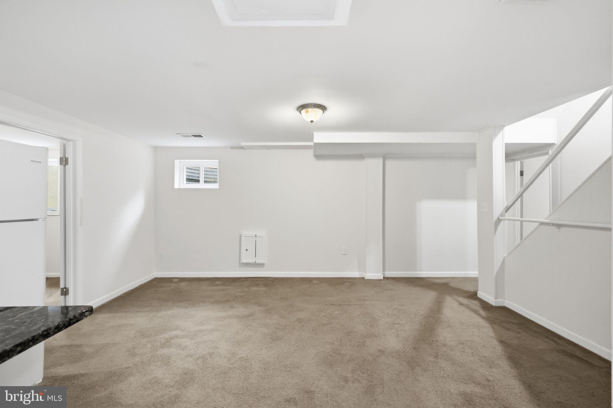 COLLEGE PARK WOODS - Residential