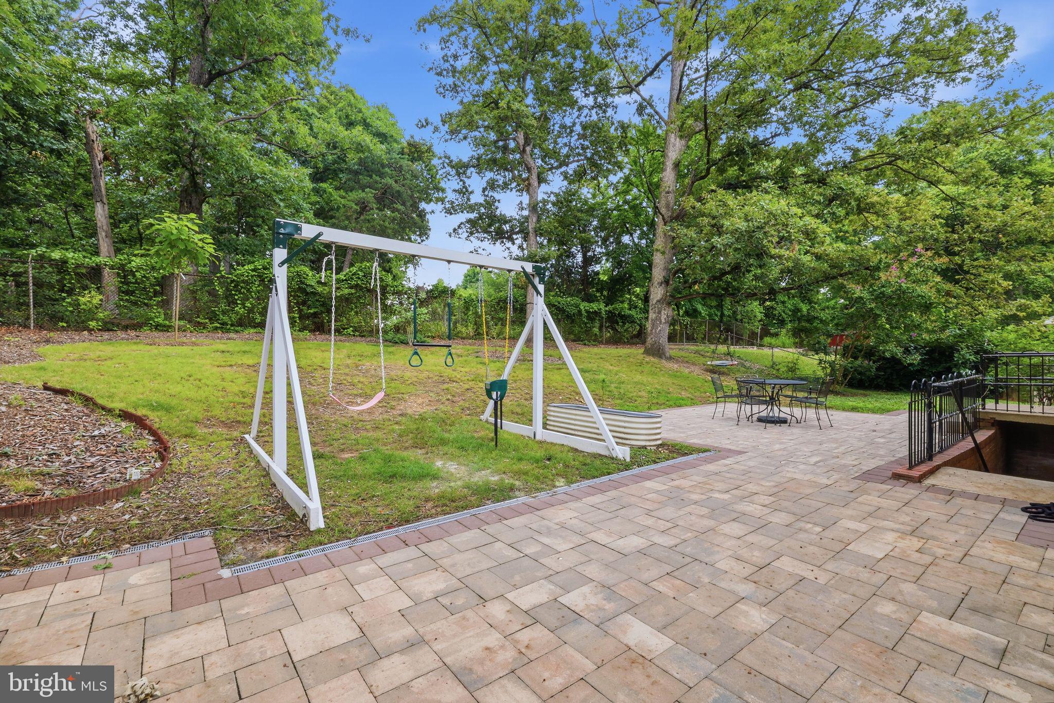 COLLEGE PARK WOODS - Residential